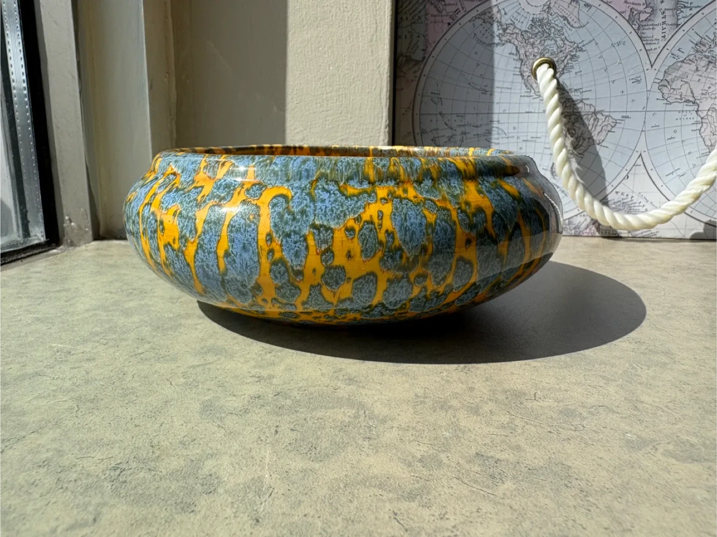 2 Decorative Vintage Ceramic Planter Bowls image indicator(5)