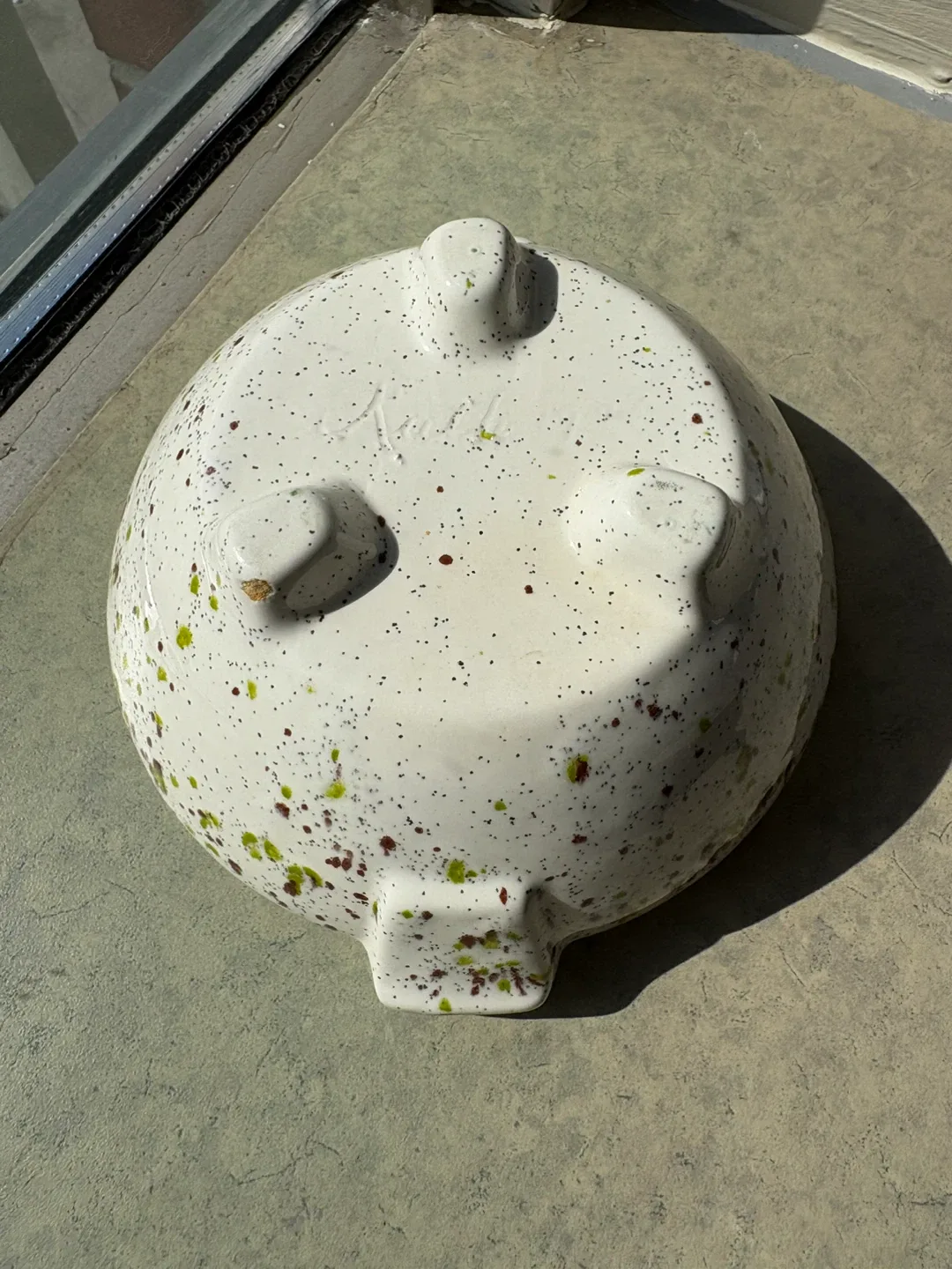 2 Decorative Vintage Ceramic Planter Bowls image indicator(4)