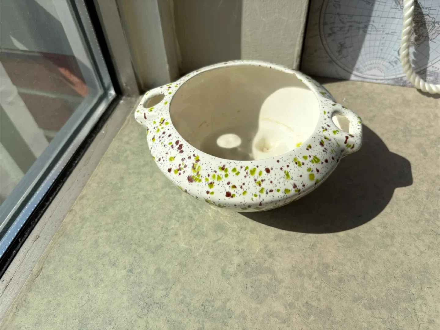 2 Decorative Vintage Ceramic Planter Bowls image indicator(3)