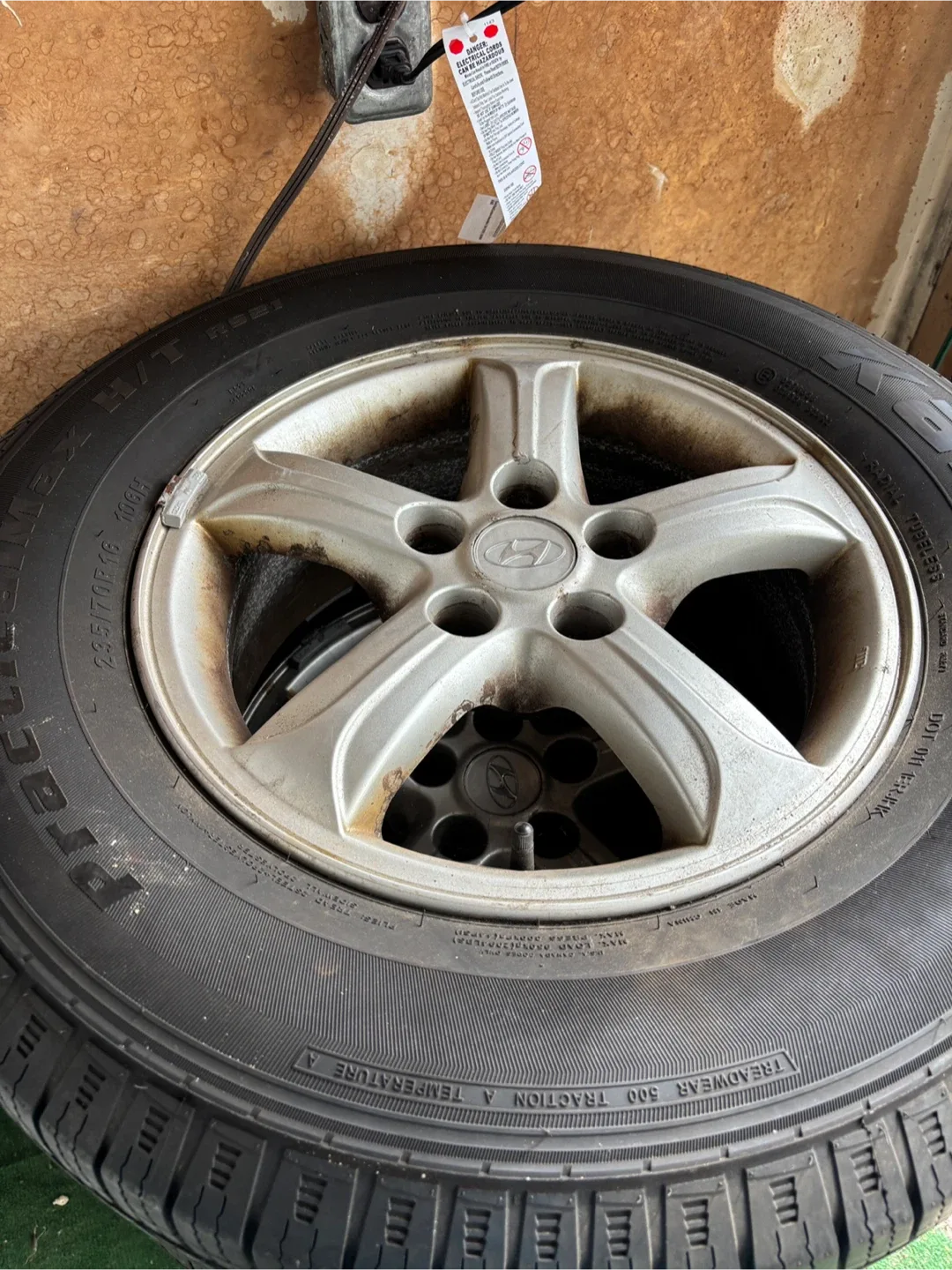 4 Hankook Optimo H/T Tires - 225/70R16 image indicator(3)