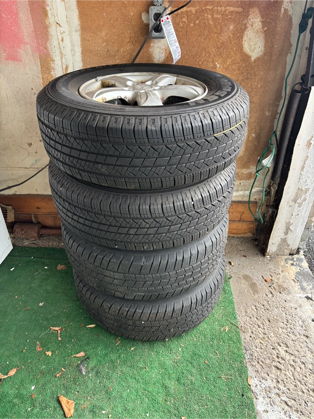 4 Hankook Optimo H/T Tires - 225/70R16 image indicator(5)