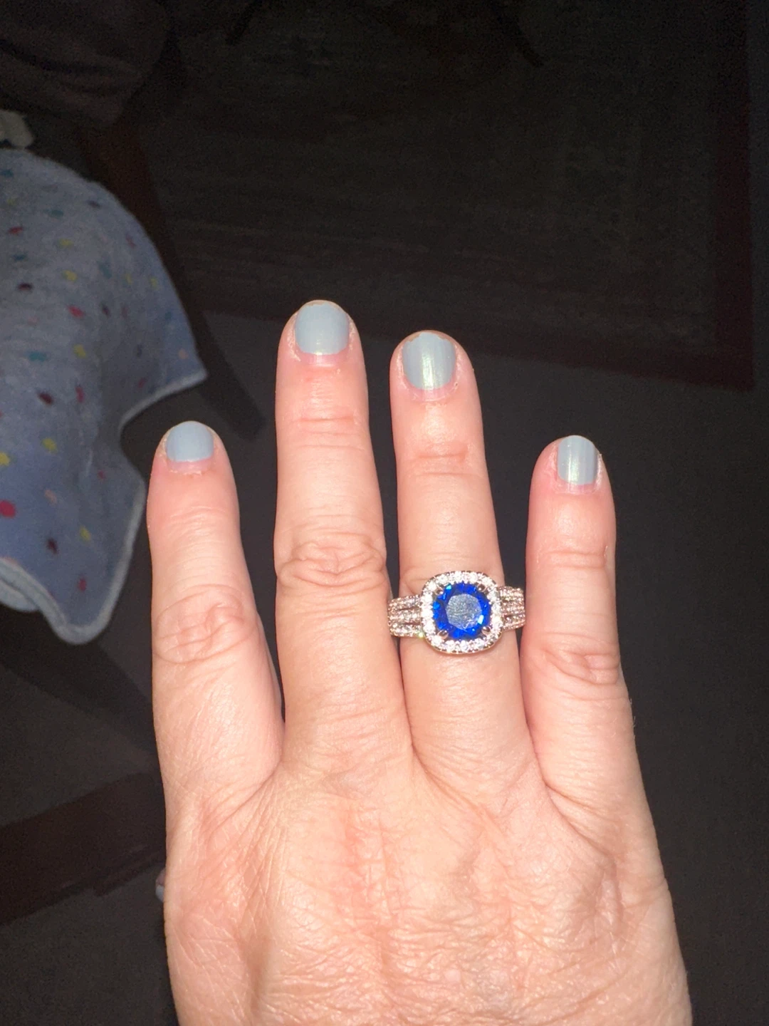 Sapphire gemstone ring
