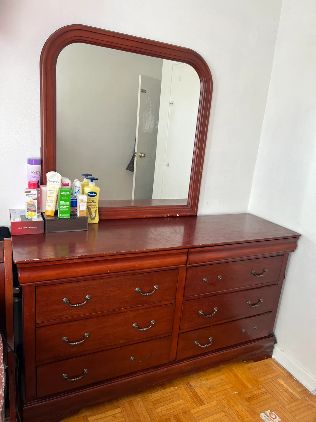 Bedroom Set - Bed and dresser - photo 4