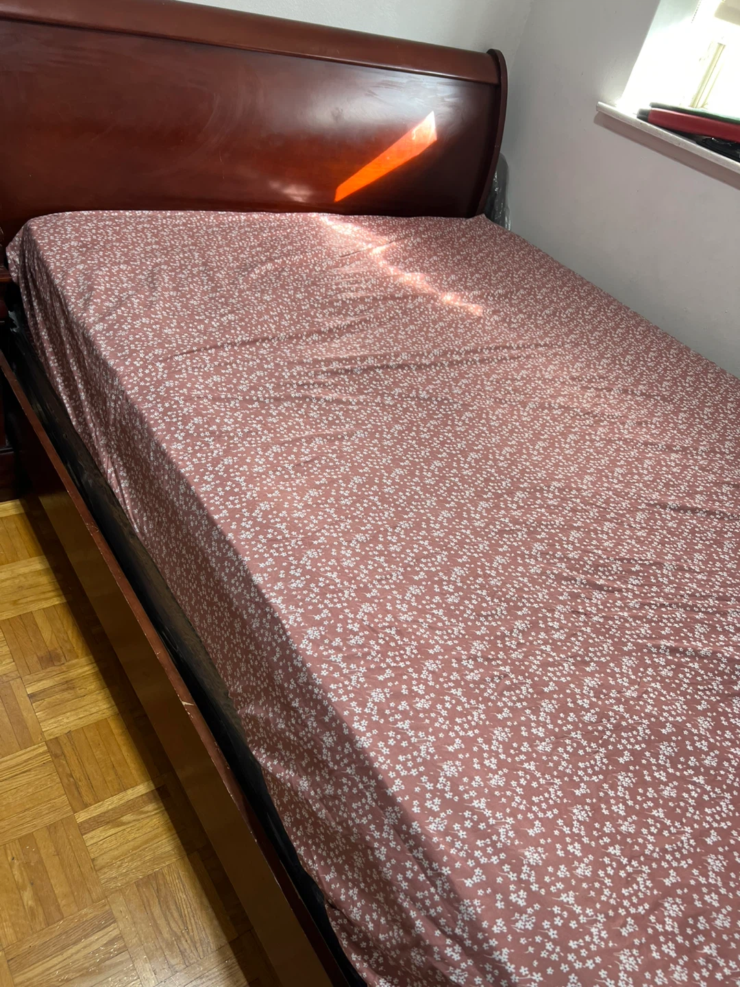 Bedroom Set - Bed and dresser - photo 3