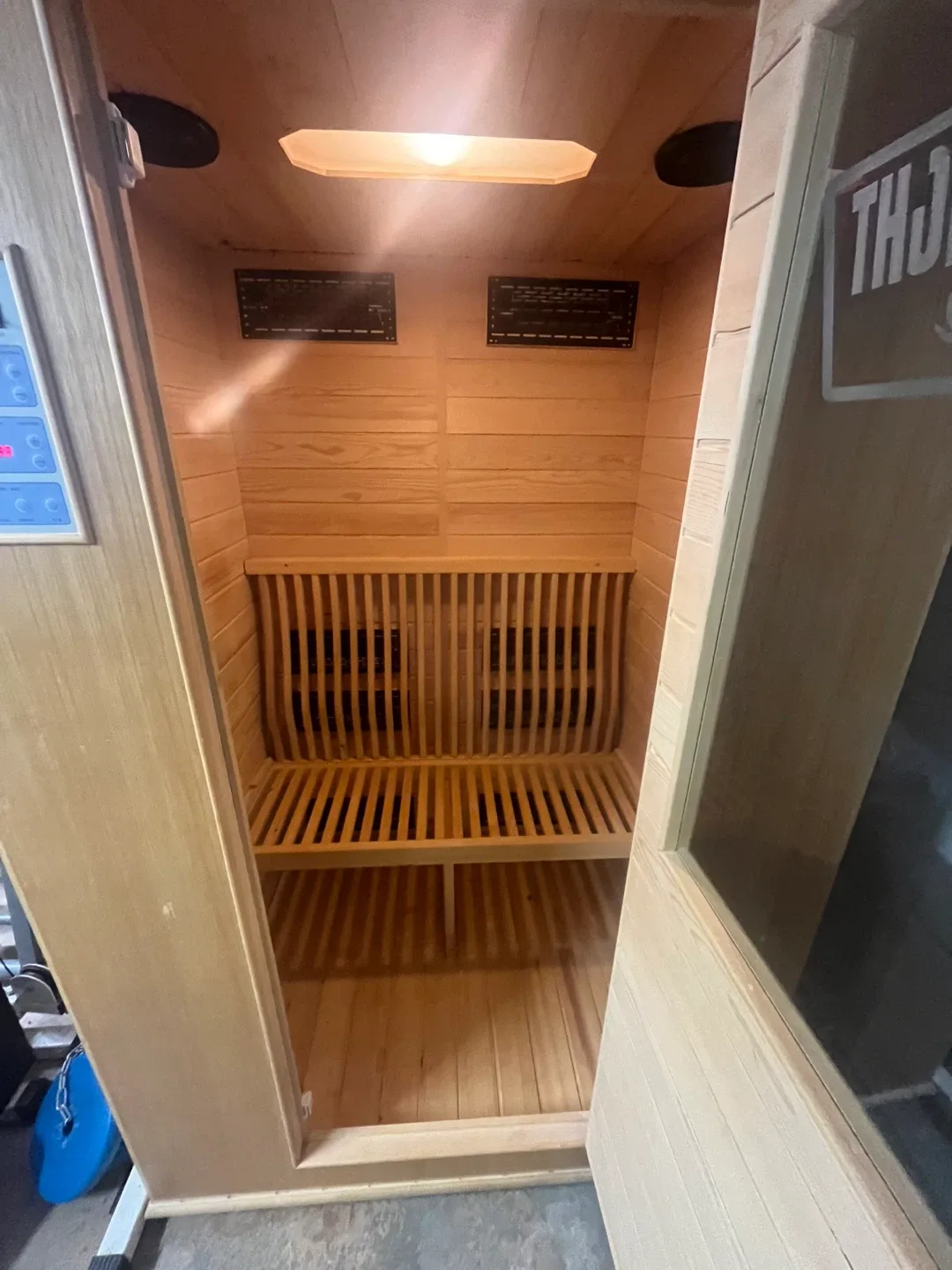 Clearlight Sauna - Excellent Condition! image indicator(2)