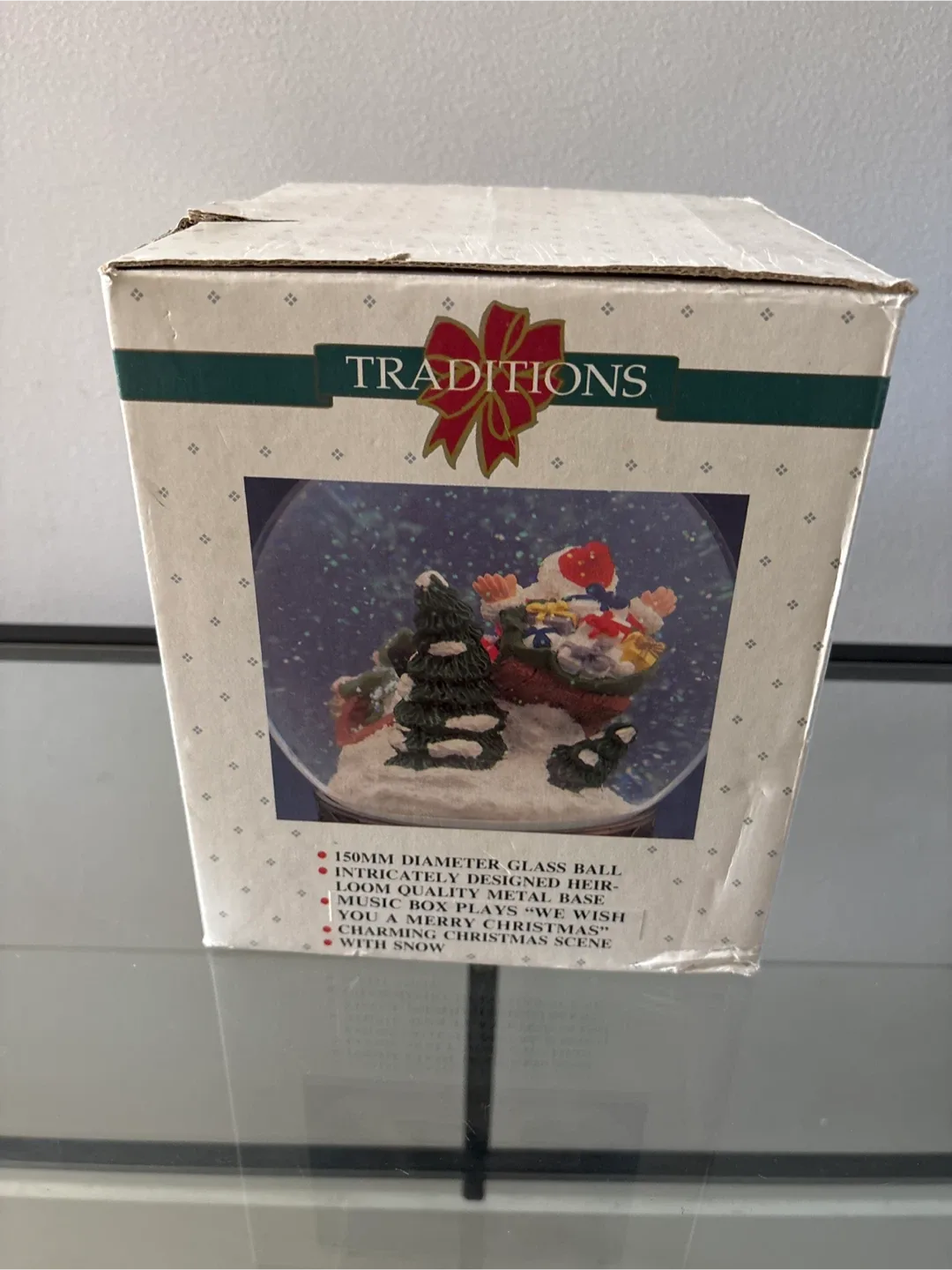 Traditions Heirloom Musical Water Globe image indicator(2)