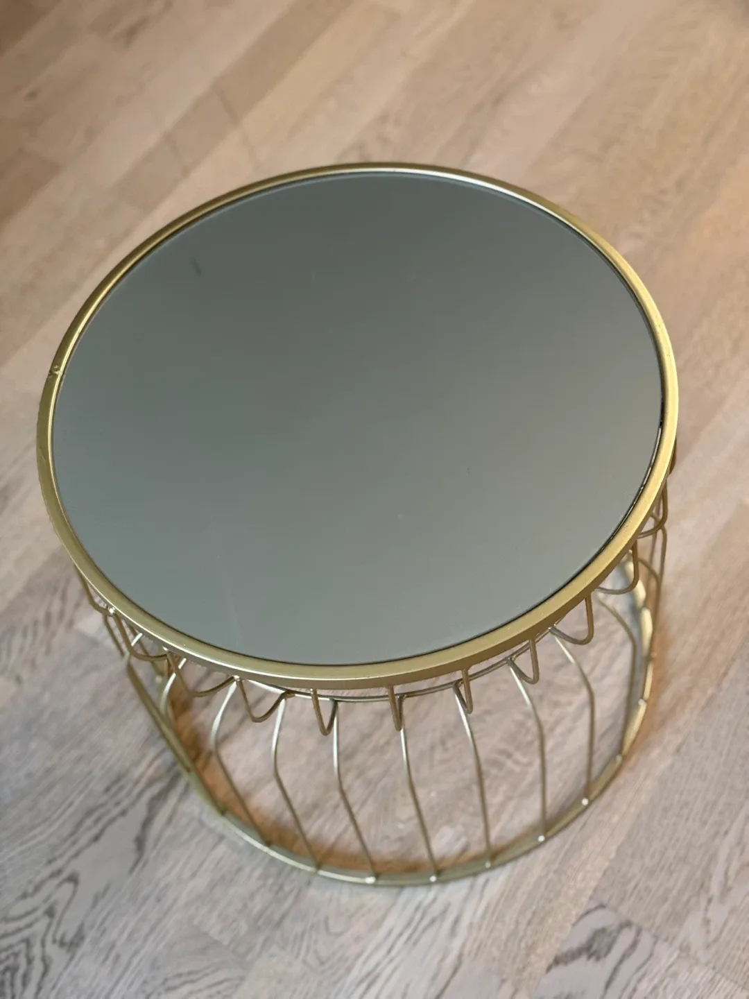 Gold Mirrored side Table image indicator(2)