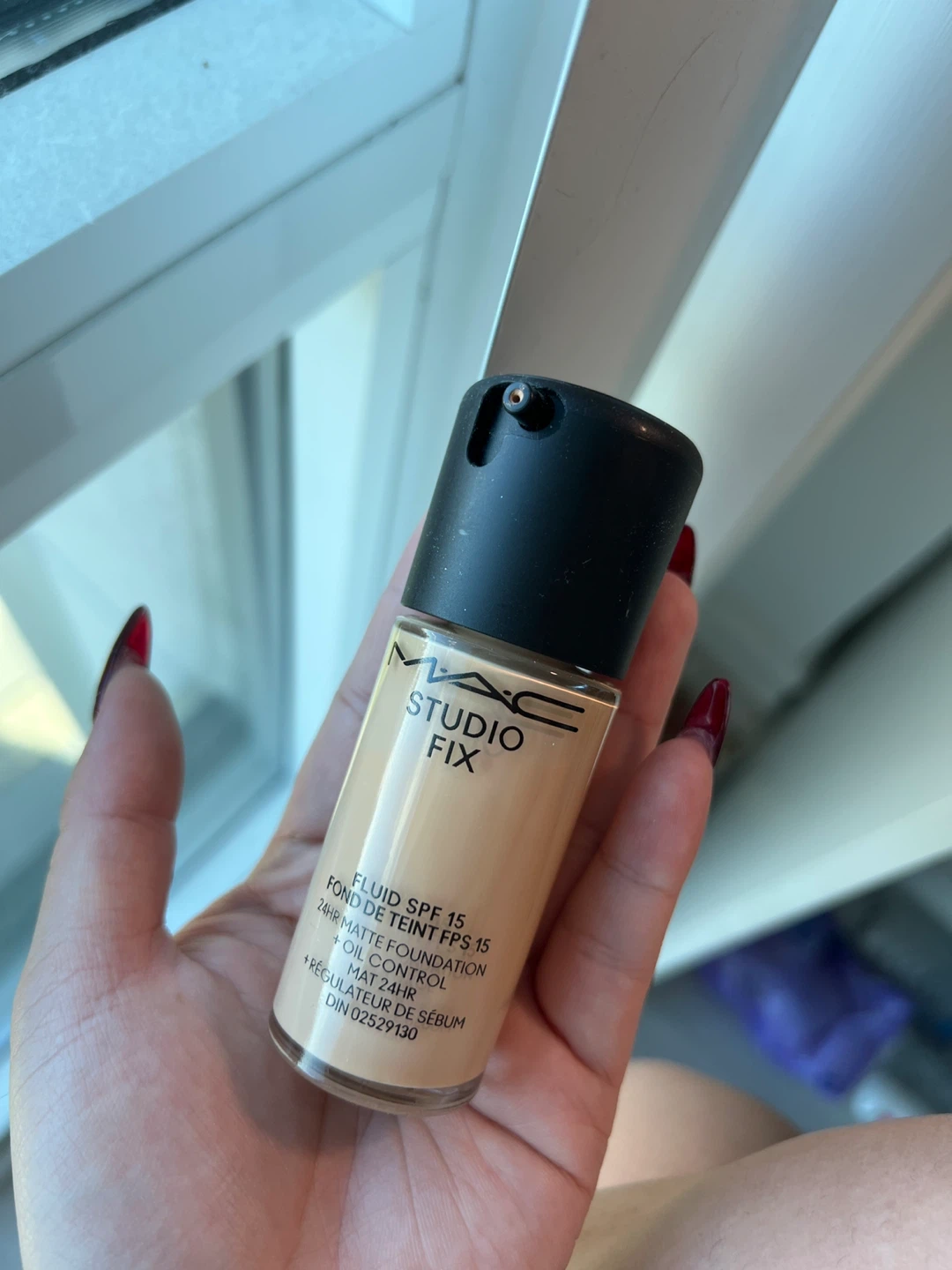 MAC Studio Fix Fluid SPF 15 Foundation