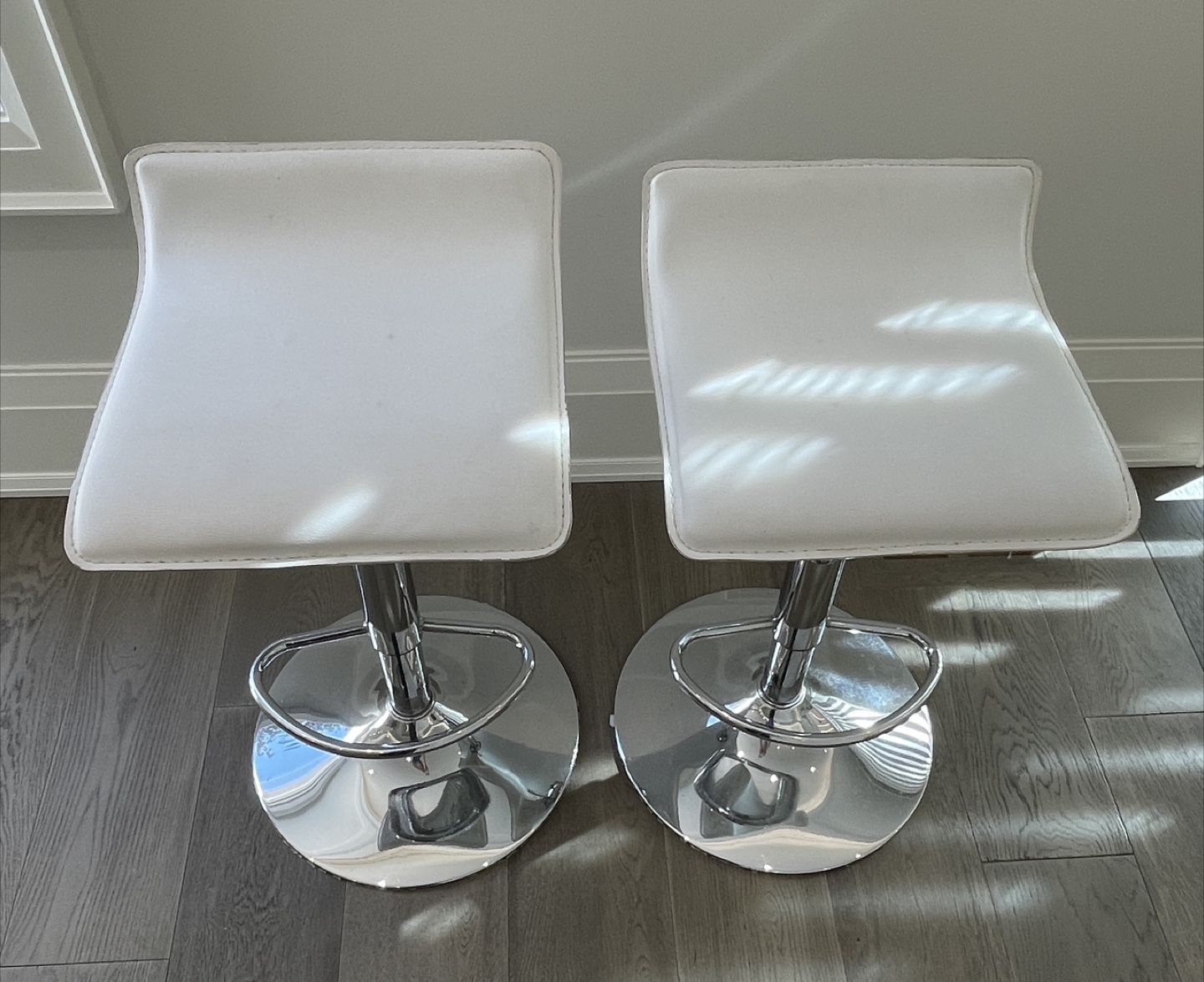 Set of 2 White Adjustable Height Bar Stools