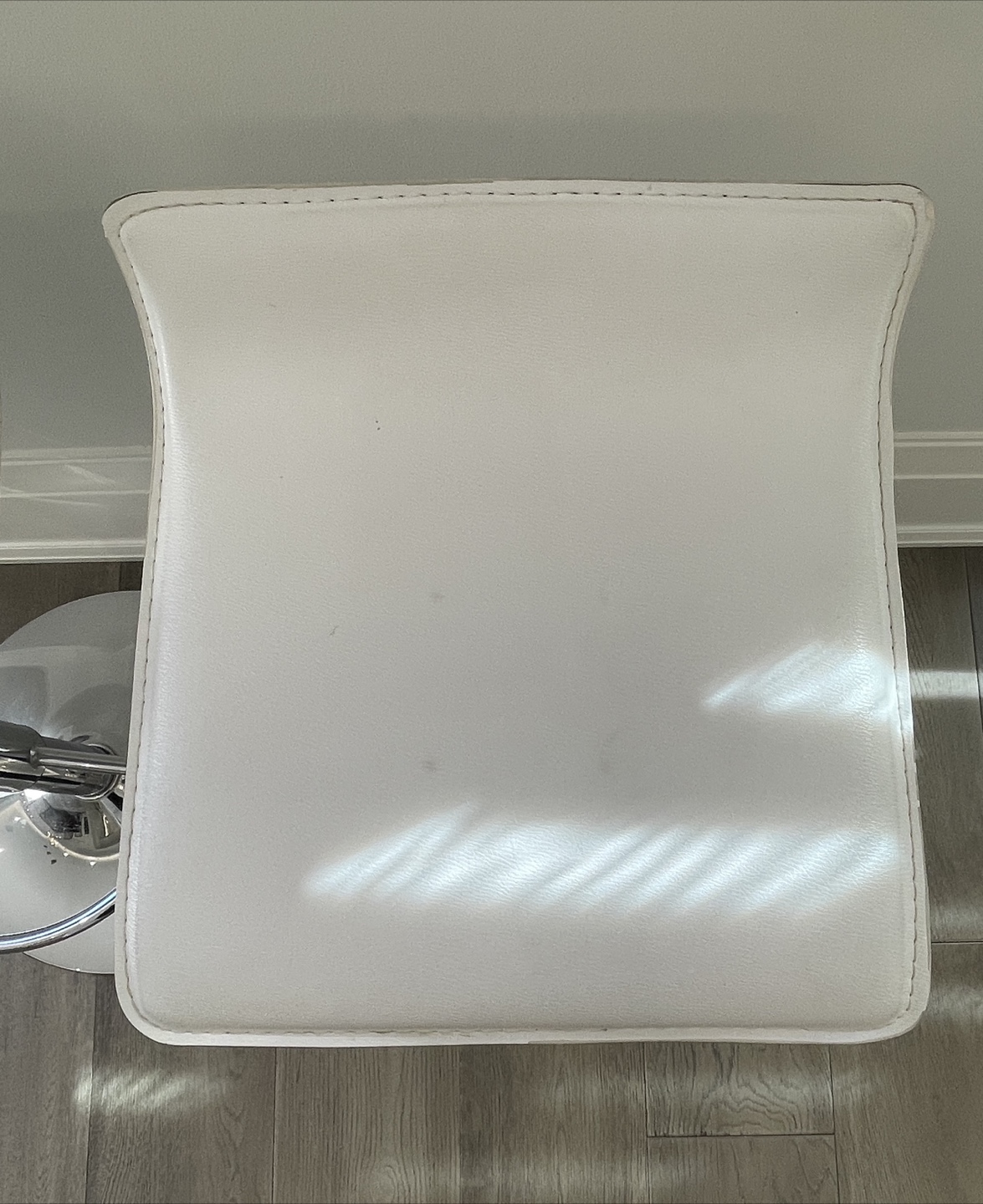 Set of 2 White Adjustable Height Bar Stools - photo 5