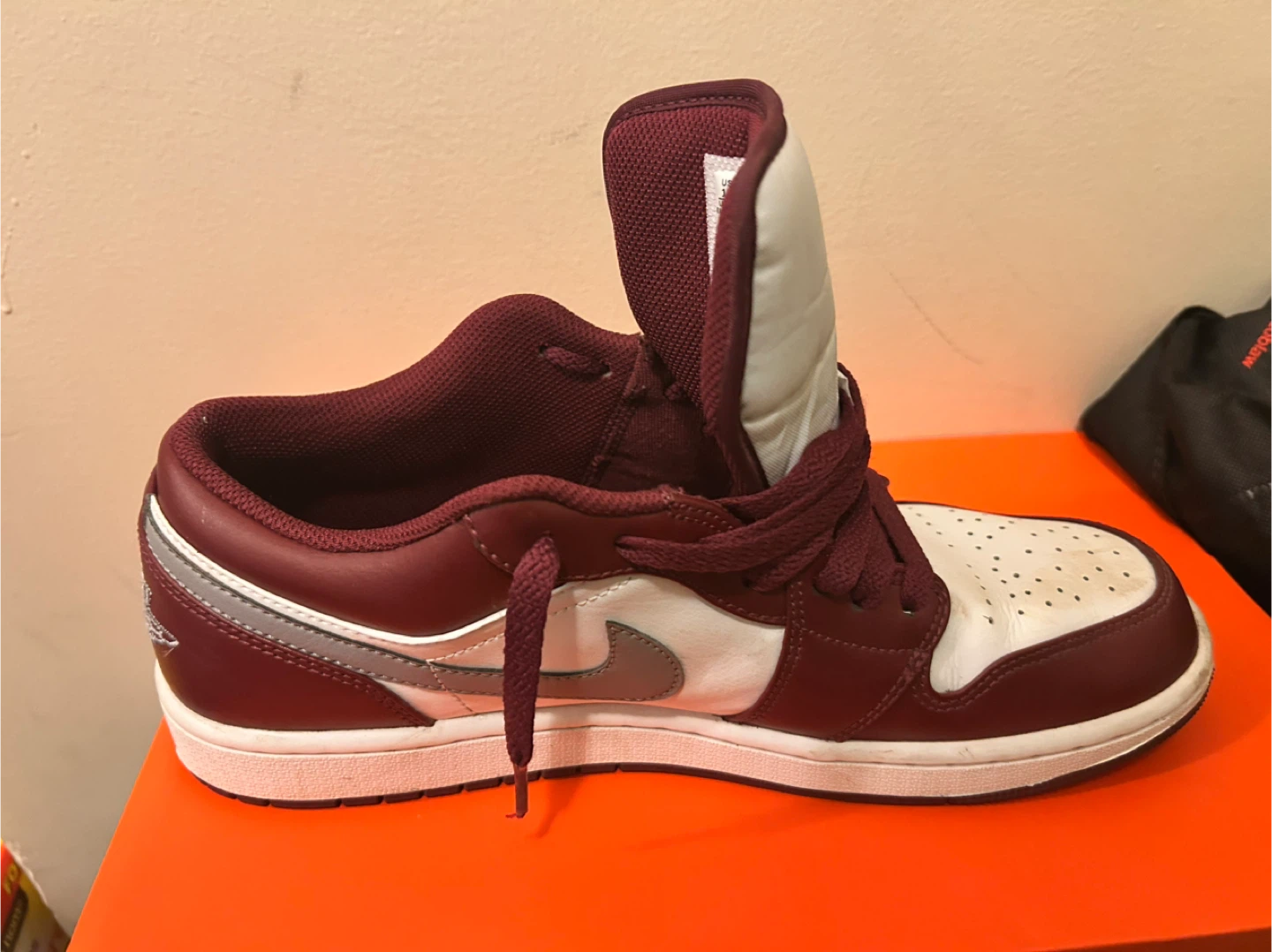 Air Jordan 1 Low white Bordeaux