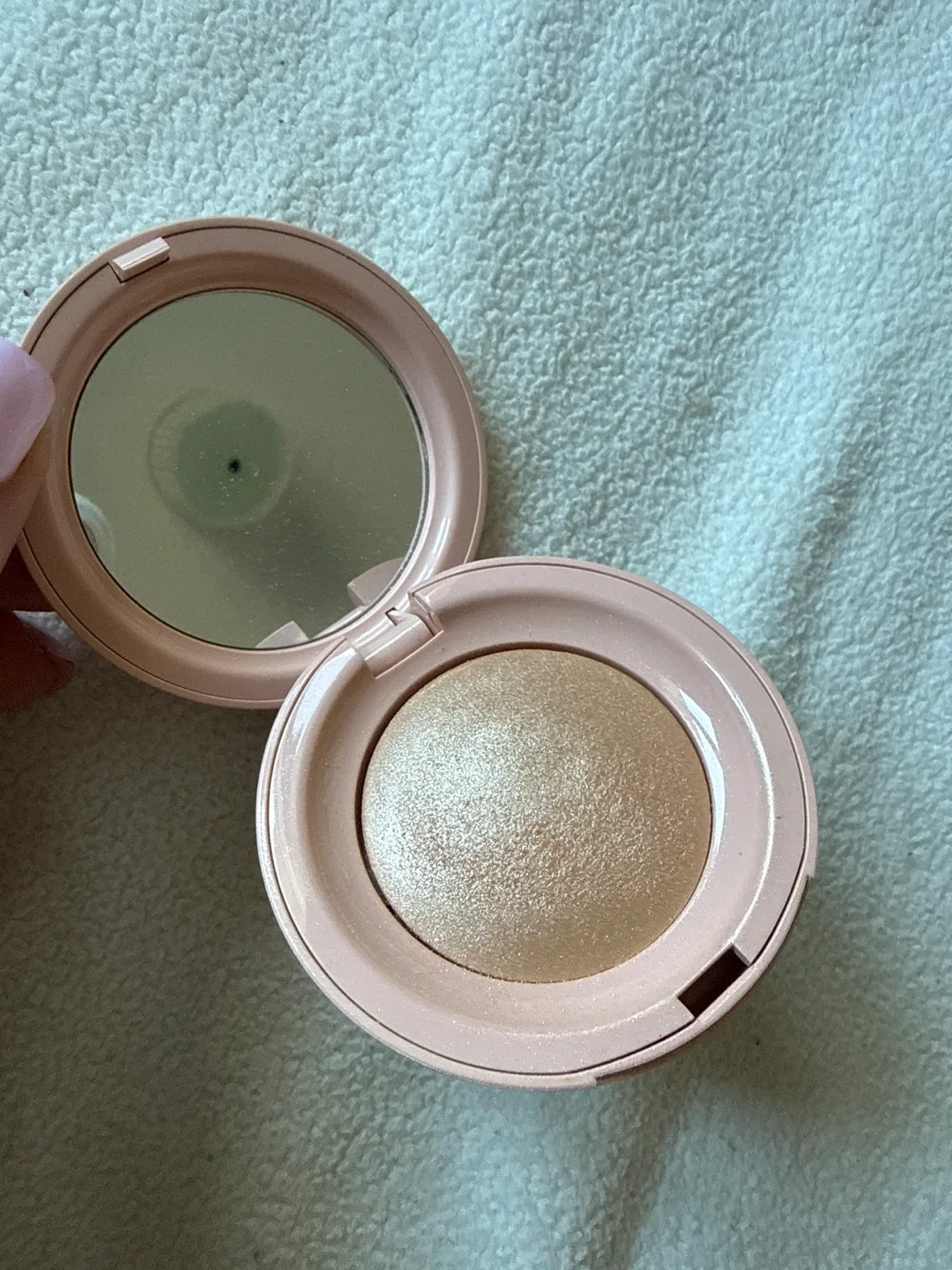 Rare beauty highlighter thumbnail