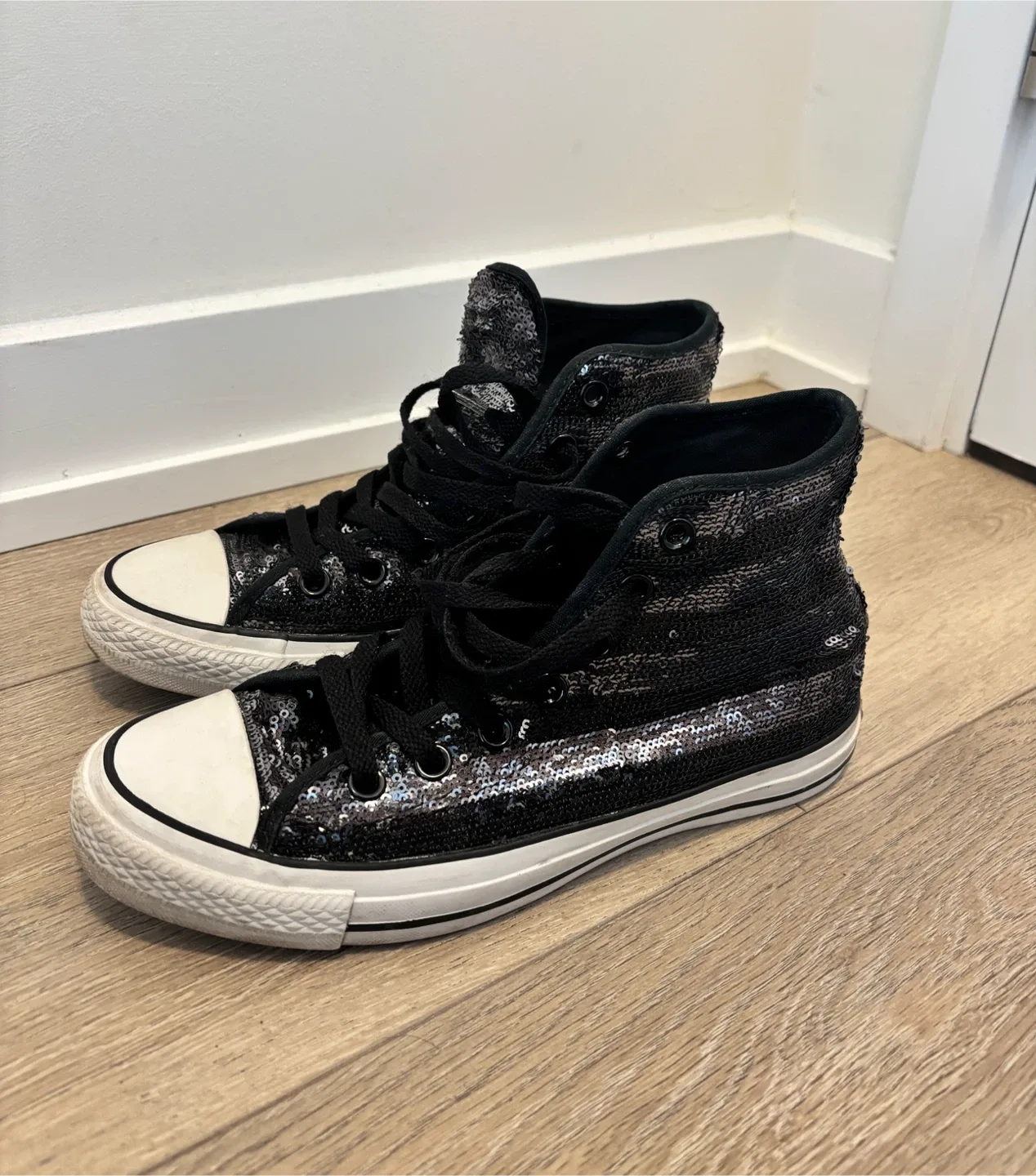 Converse All Star High Top Sequin Sneakers - US 7.5 image indicator(3)