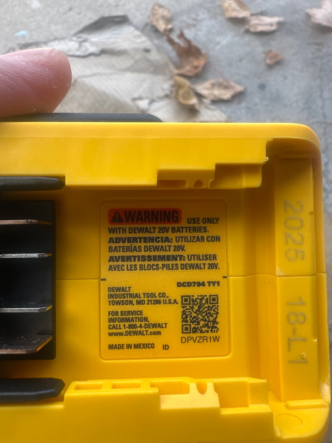 DeWalt 20V Cordless Drill DCD794 - photo 2