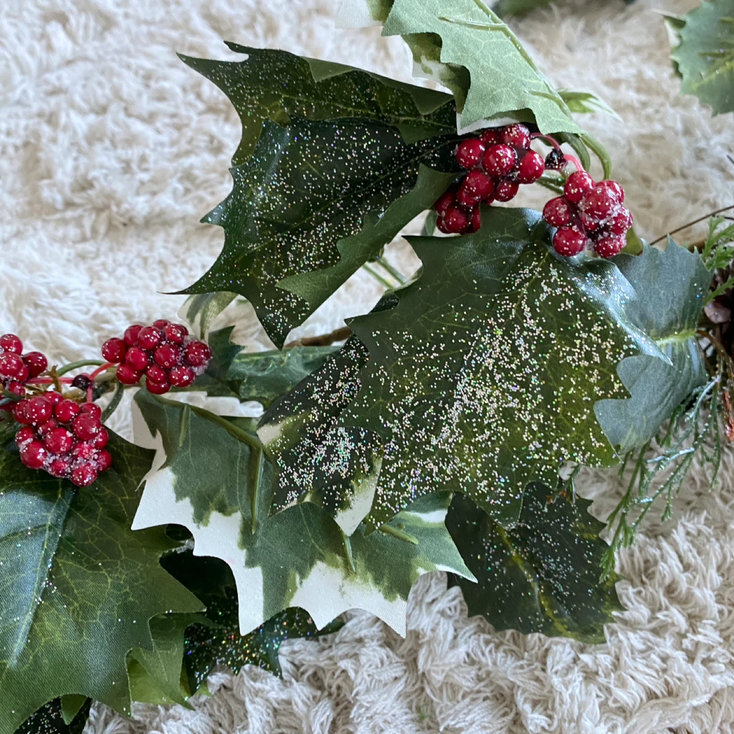 6ft. Christmas Garland w/ Pinecone and Mistletoe - photo 4