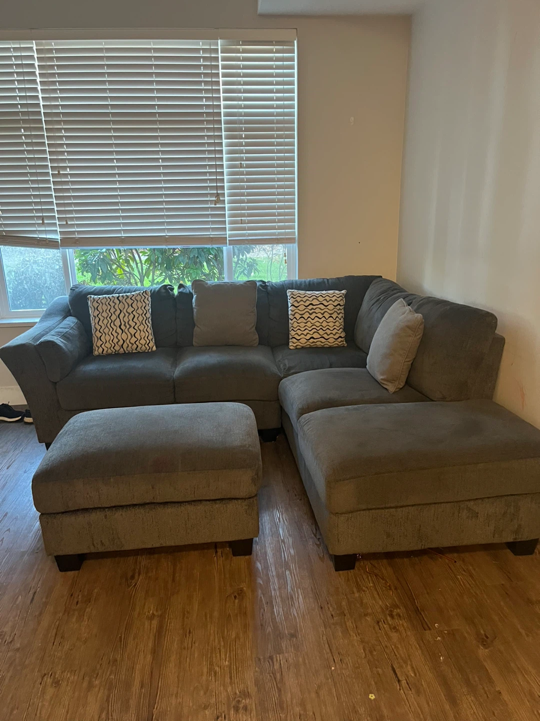 Grey Sectional Sofa with Ottoman with 4 cushions - photo 2