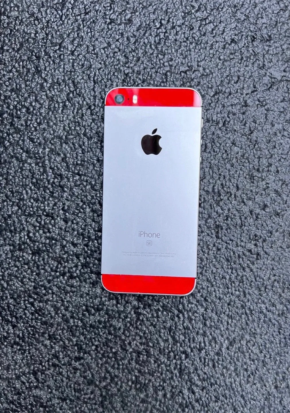 iPhone SE 64gb Unlocked Gray and Red Top/ Bottom Glass image indicator(2)