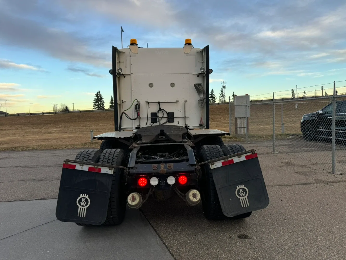 Kenworth Semi Truck image indicator(2)