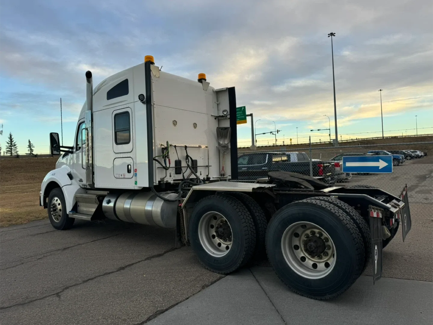 Kenworth Semi Truck image indicator(4)