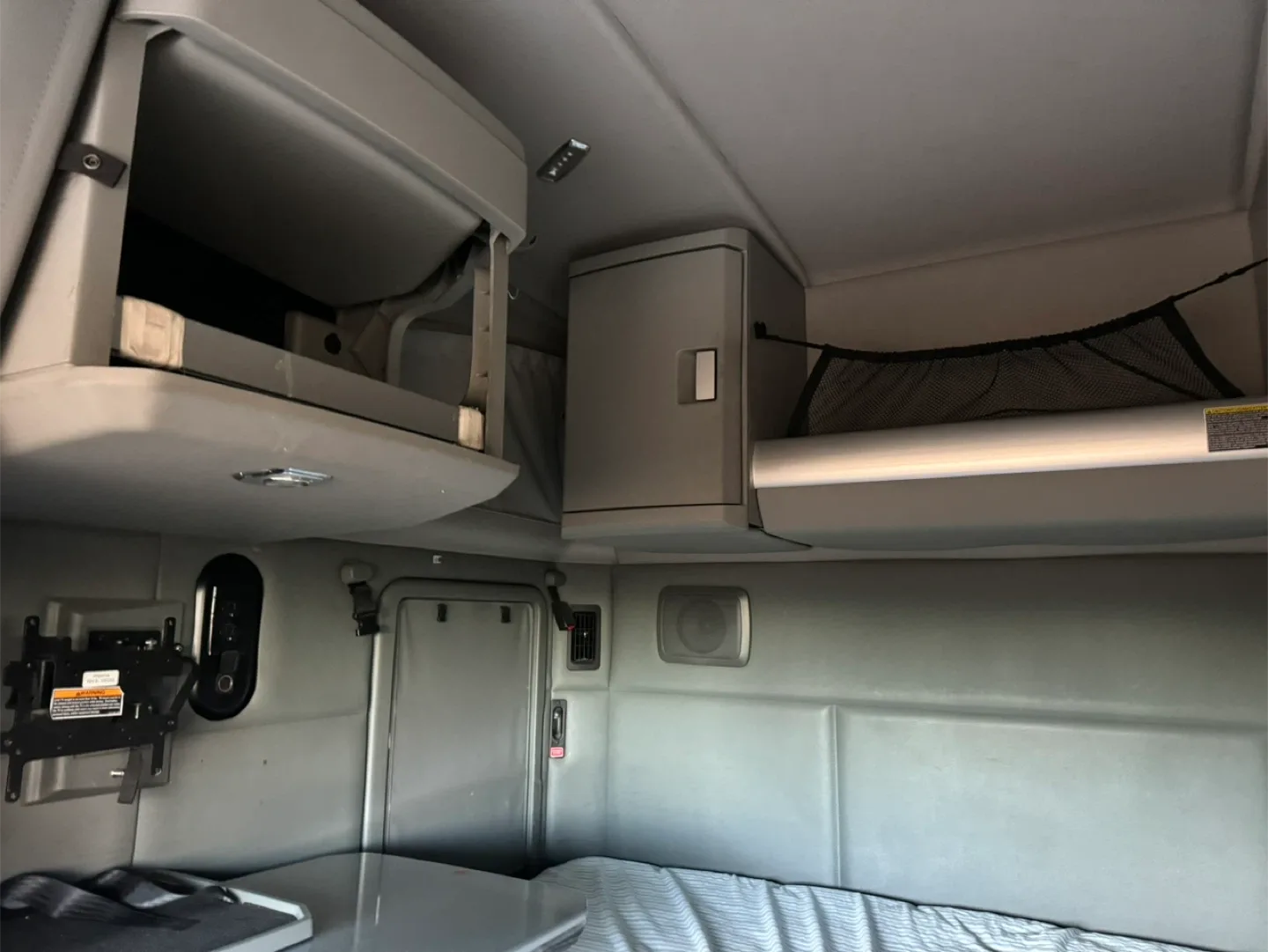 Kenworth Semi Truck image indicator(8)