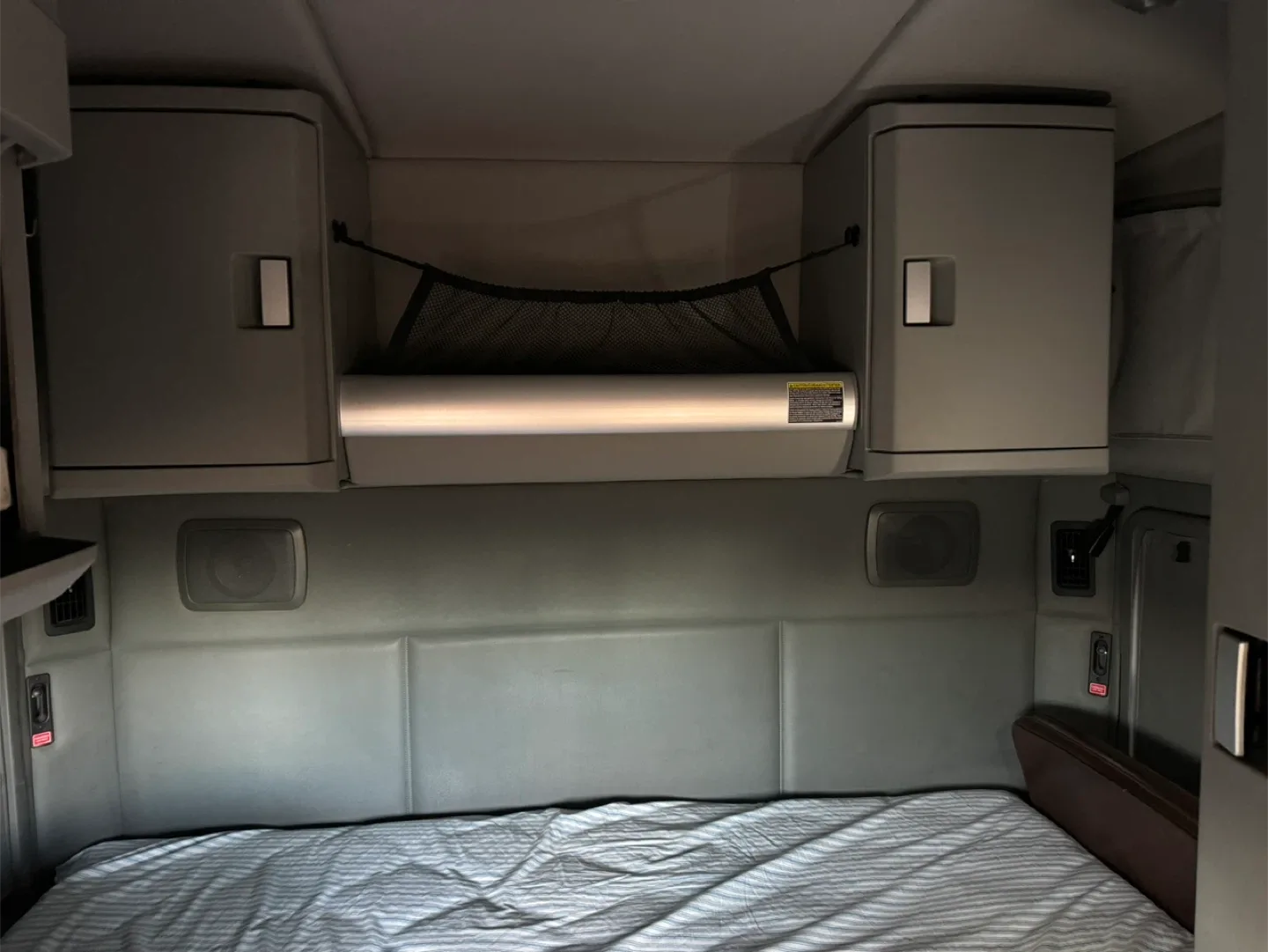 Kenworth Semi Truck image indicator(7)