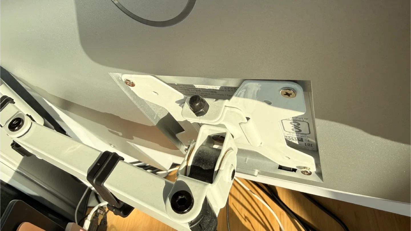 White Monitor Arm Clamp Mount (VIVO Brand) image indicator(2)