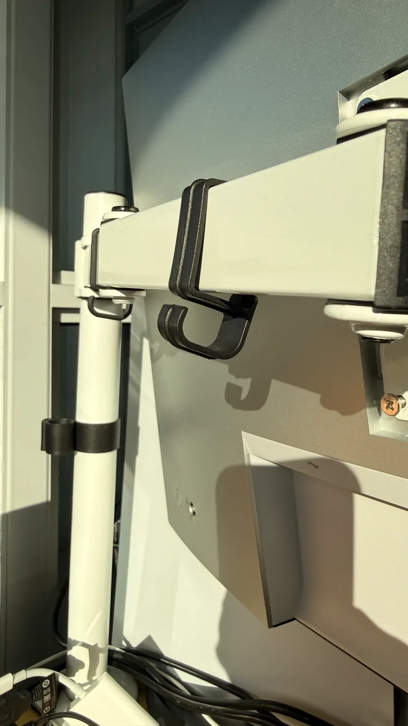 White Monitor Arm Clamp Mount (VIVO Brand) image indicator(3)