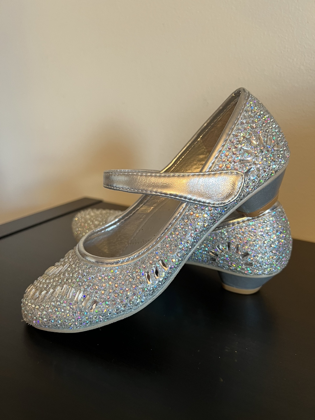 Girls' Silver Sparkly Dress Shoes - Size 2