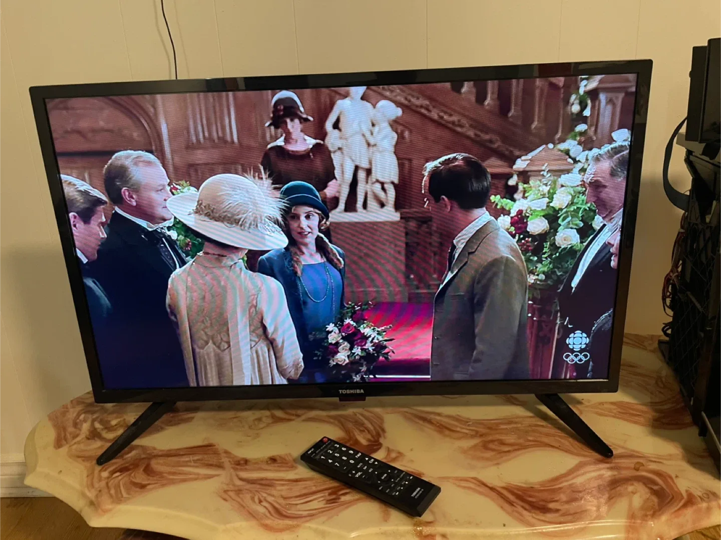 TV 32 inches Toshiba from bestbuy image indicator(2)