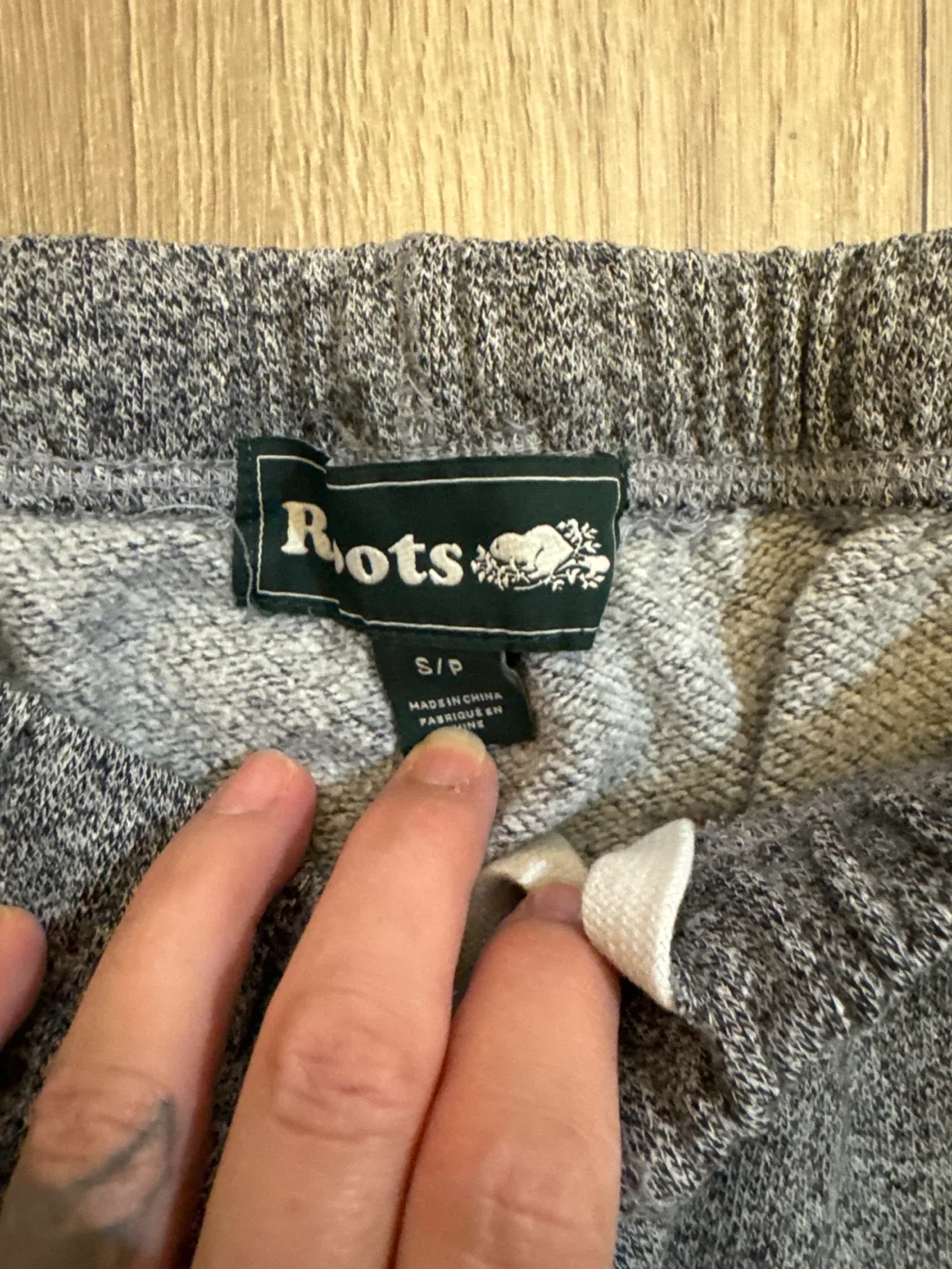 Roots Grey Sweatpants - Size Small image indicator(2)