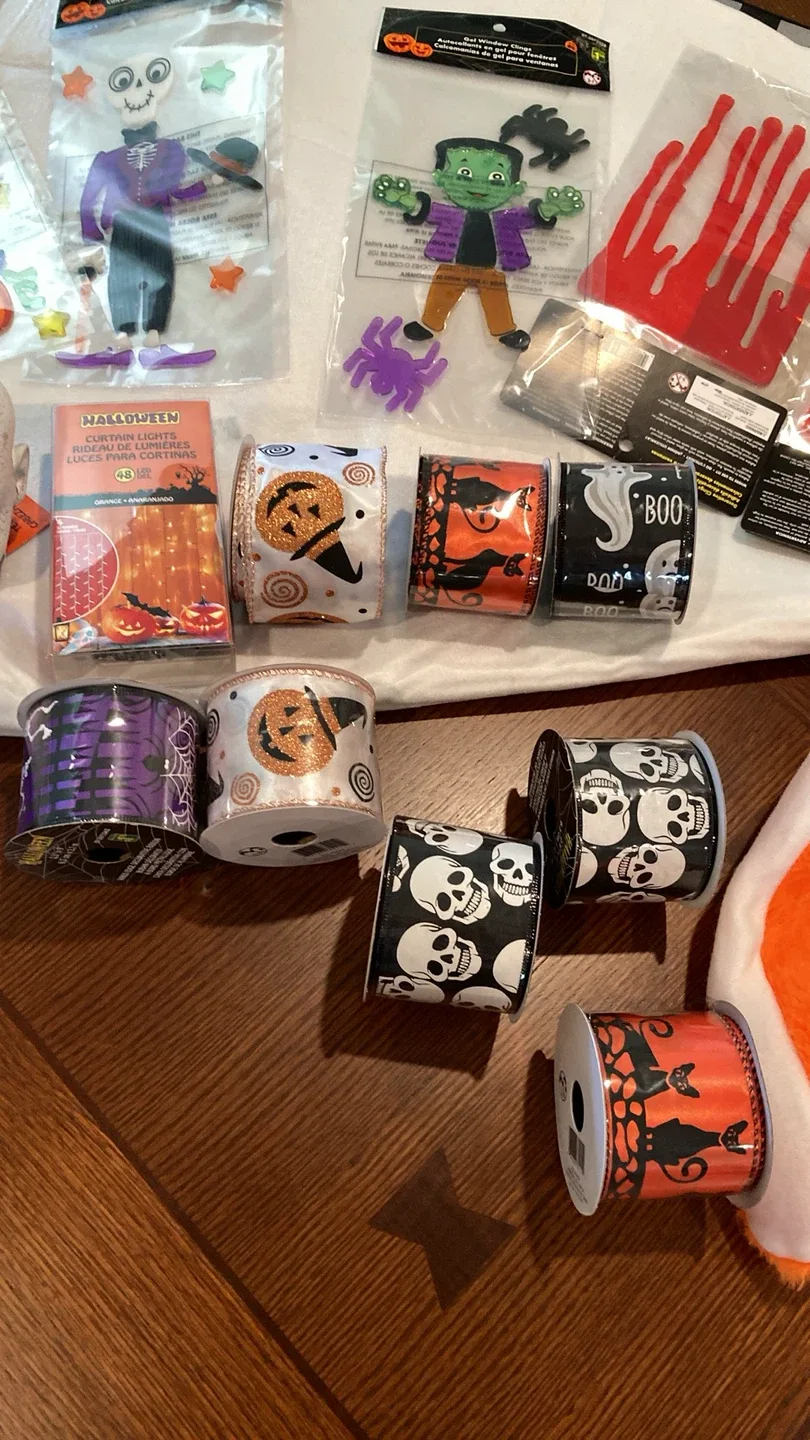 Various Halloween decor image indicator(6)