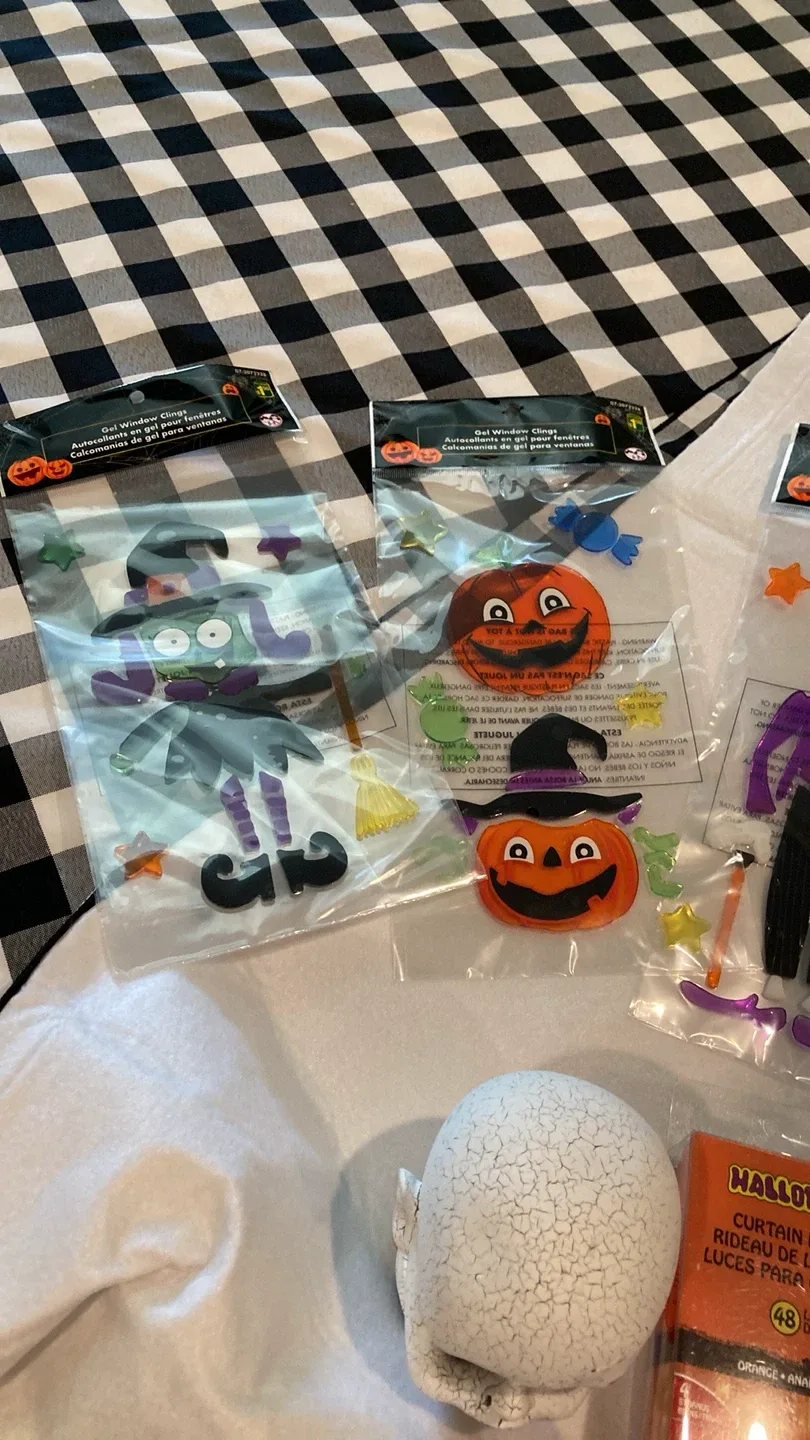 Various Halloween decor image indicator(7)