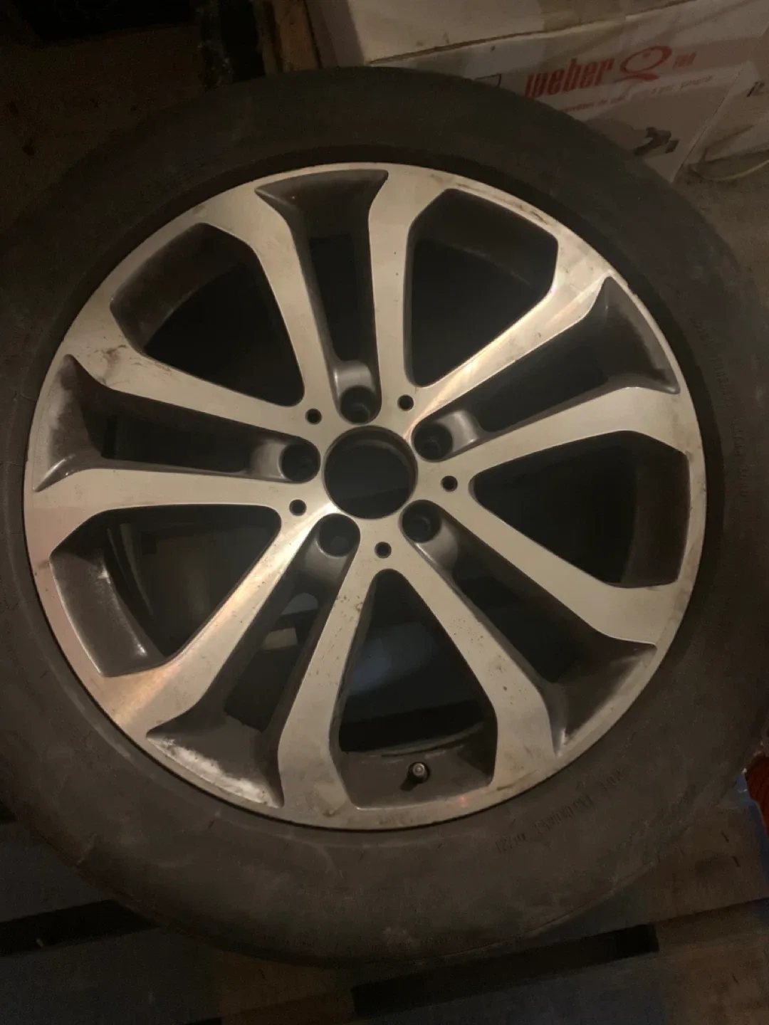 Used Alloy Wheel Rim for Mercedez Benz GLE 400 Size 255/50/19 image indicator(3)