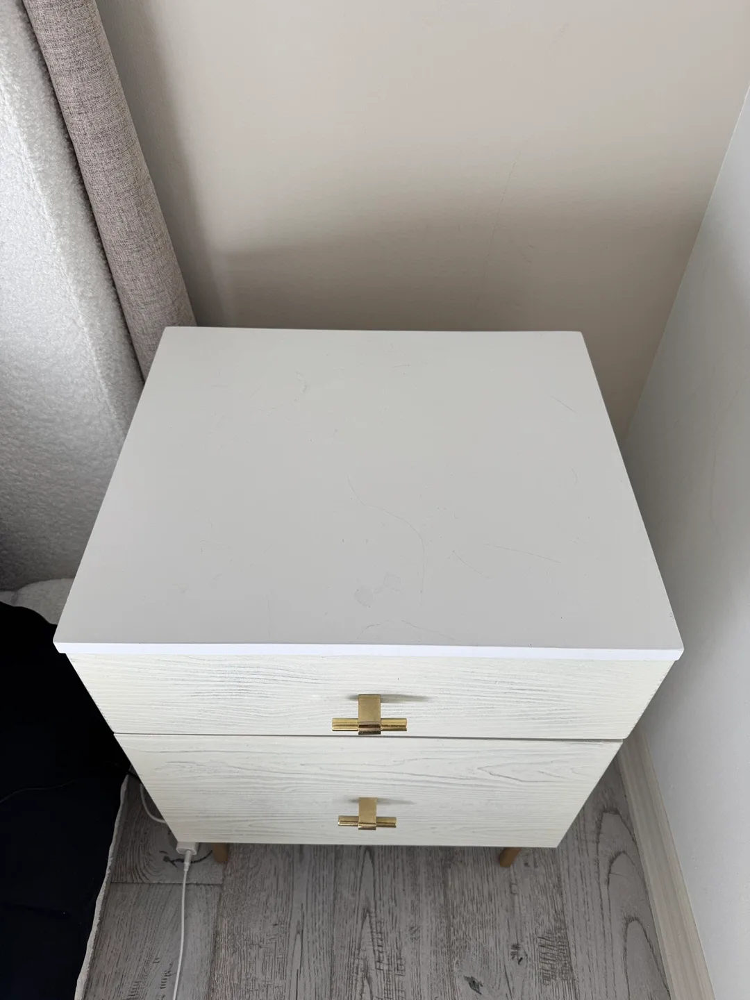 White Wood Grain Nightstand with Gold Accents image indicator(3)