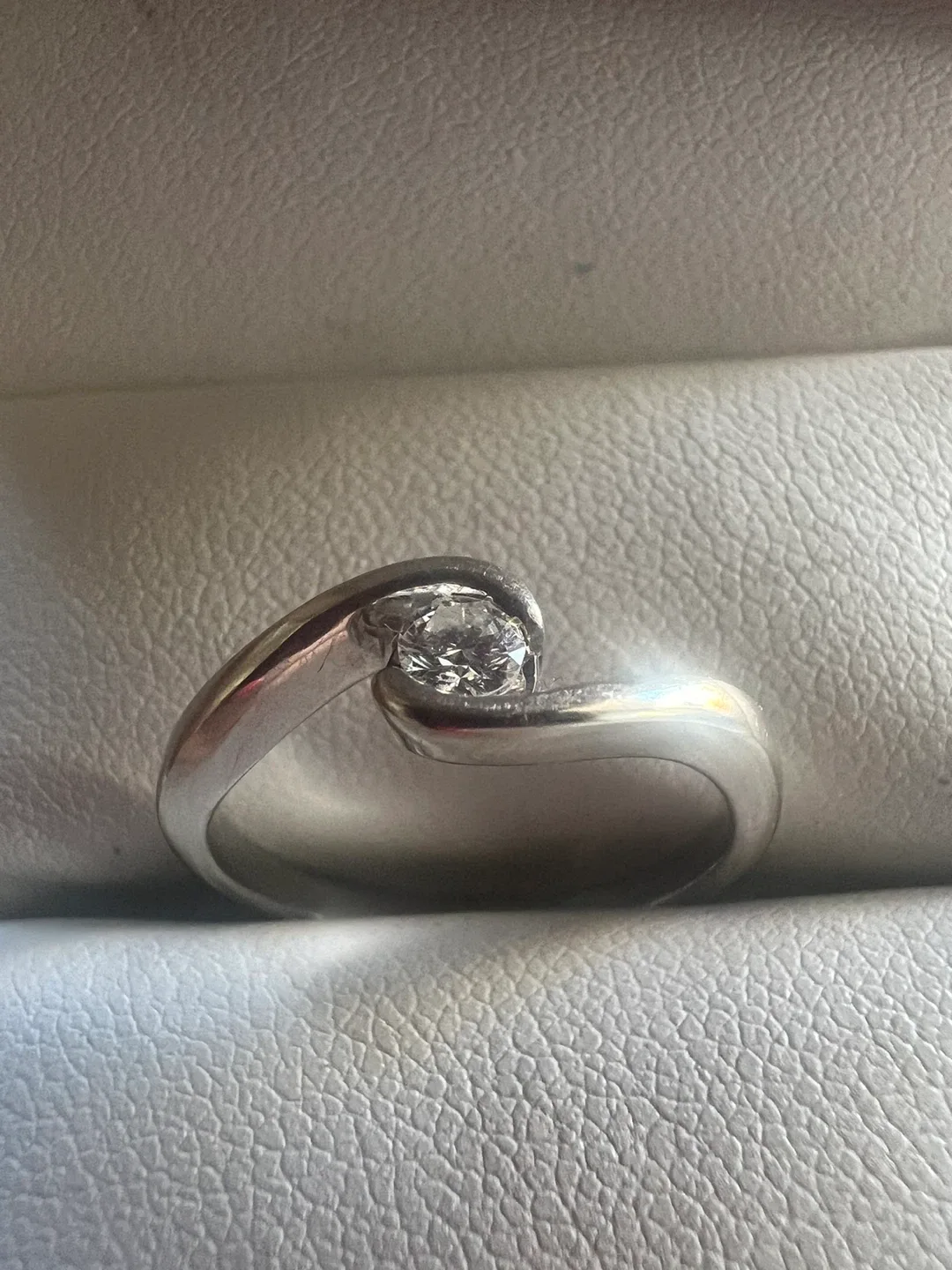 10K  diamond Ring