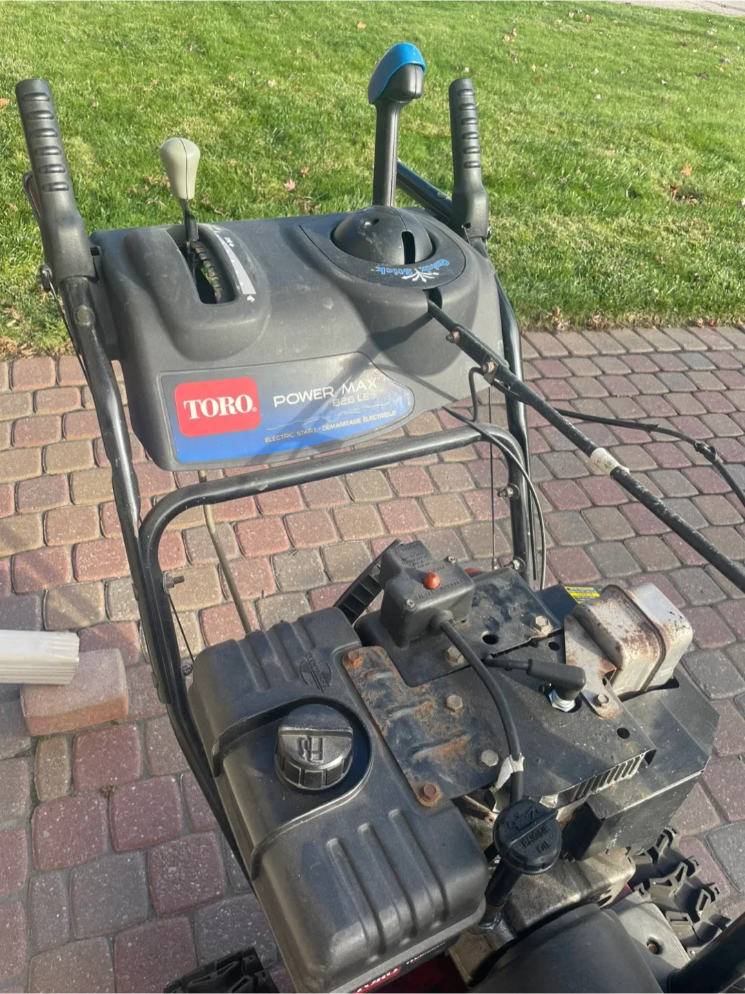 Toro Power Max 826 LE Snowblower image indicator(2)