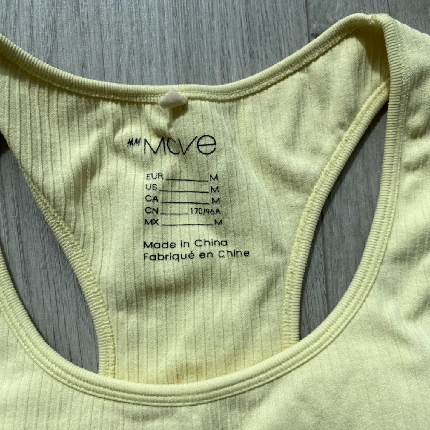H&M Ribbed Sports Bra and Shorts Set (S) image indicator(3)