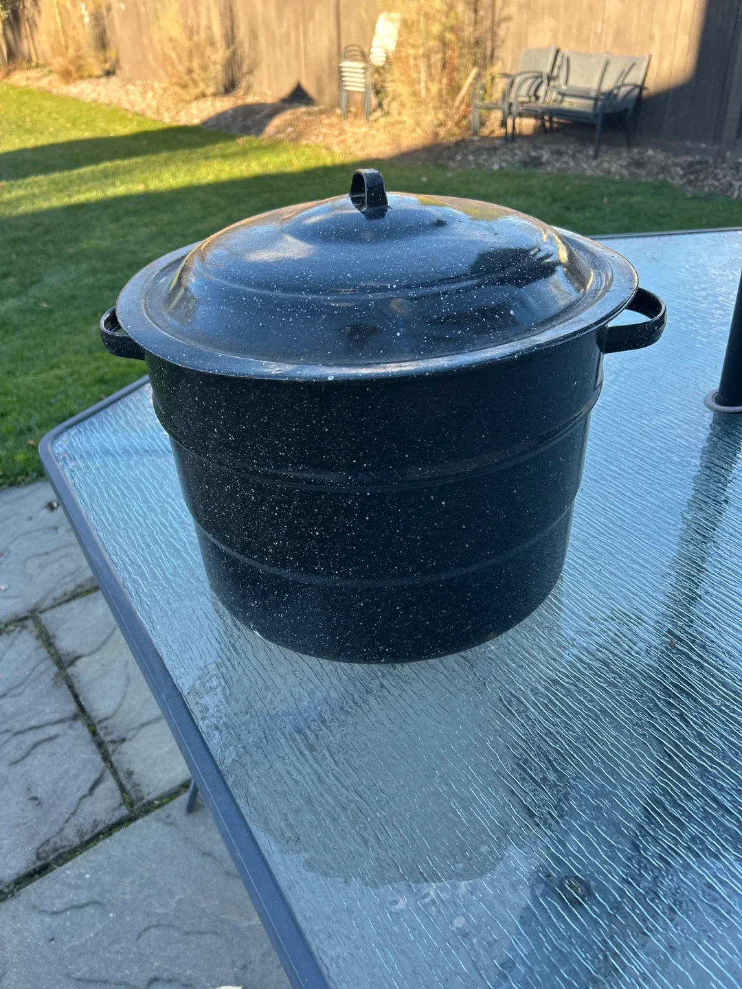 Speckled Black Stock Pot with Lid image indicator(3)