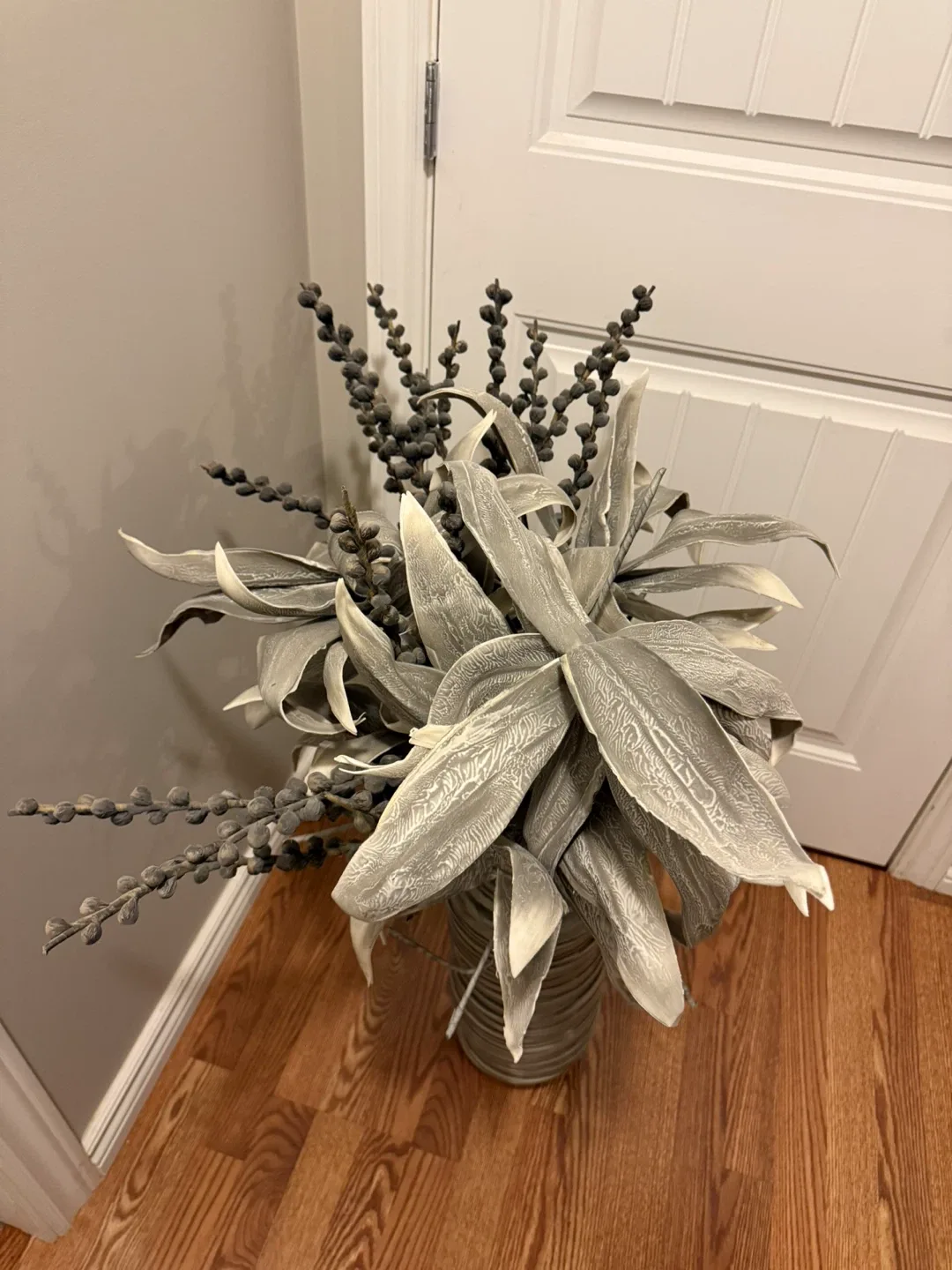 Decorative Foam Floral Arrangement image indicator(4)