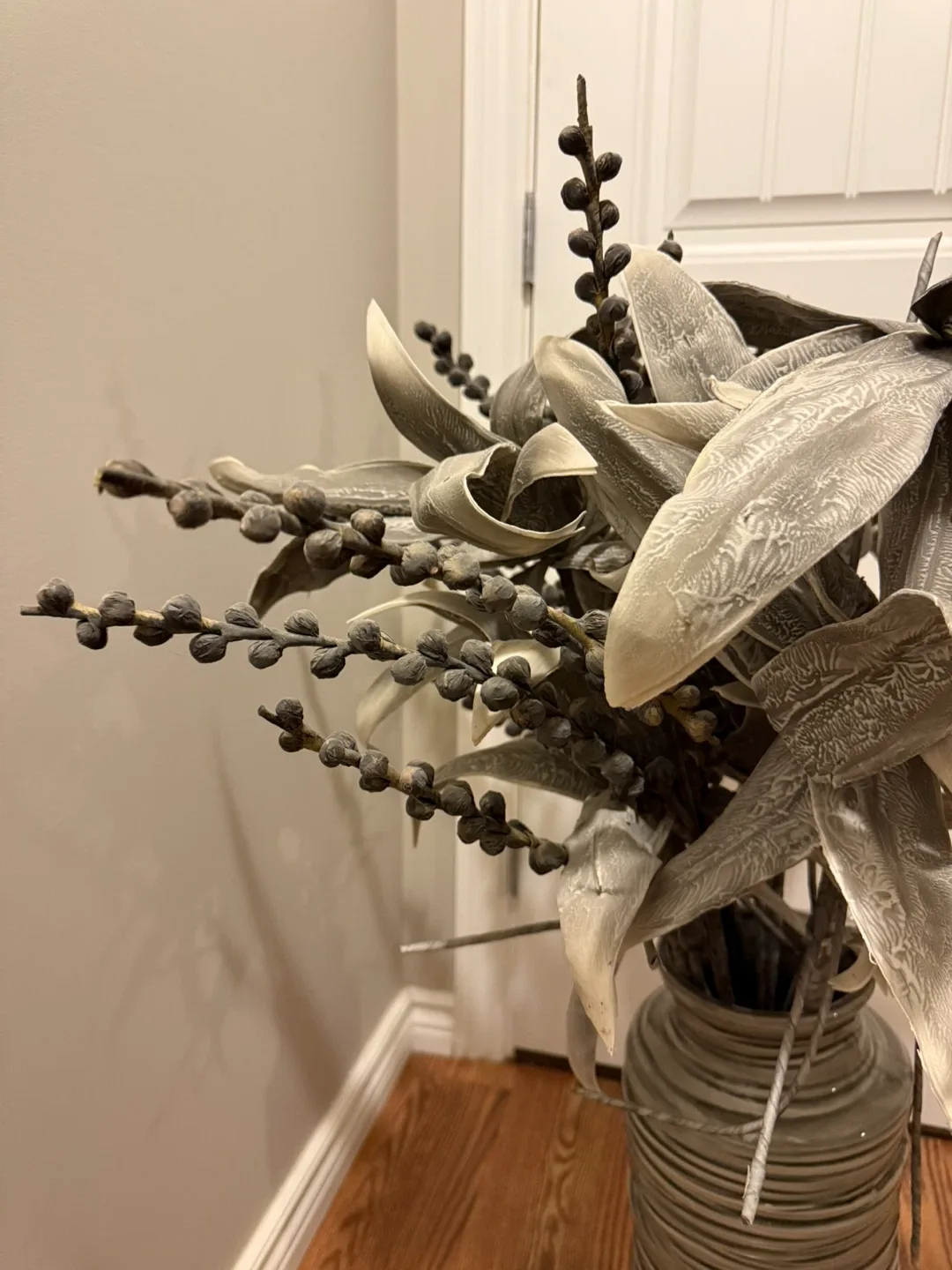 Decorative Foam Floral Arrangement image indicator(3)