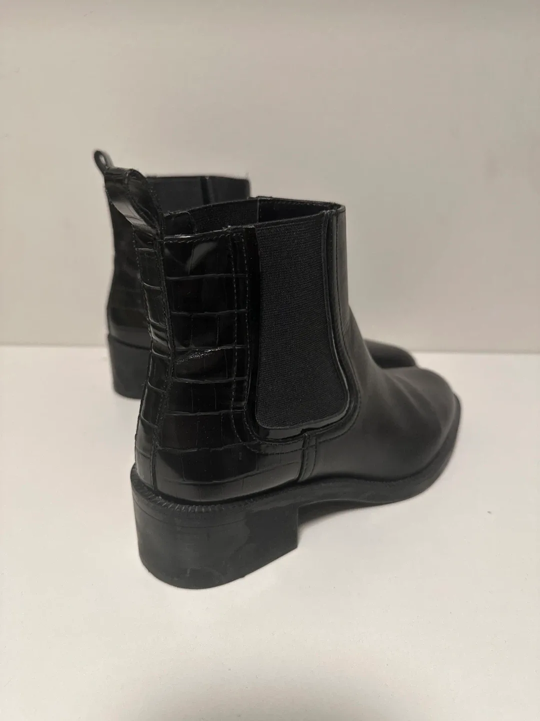 Zara Black leather Ankle Boots - Size 37 image indicator(2)