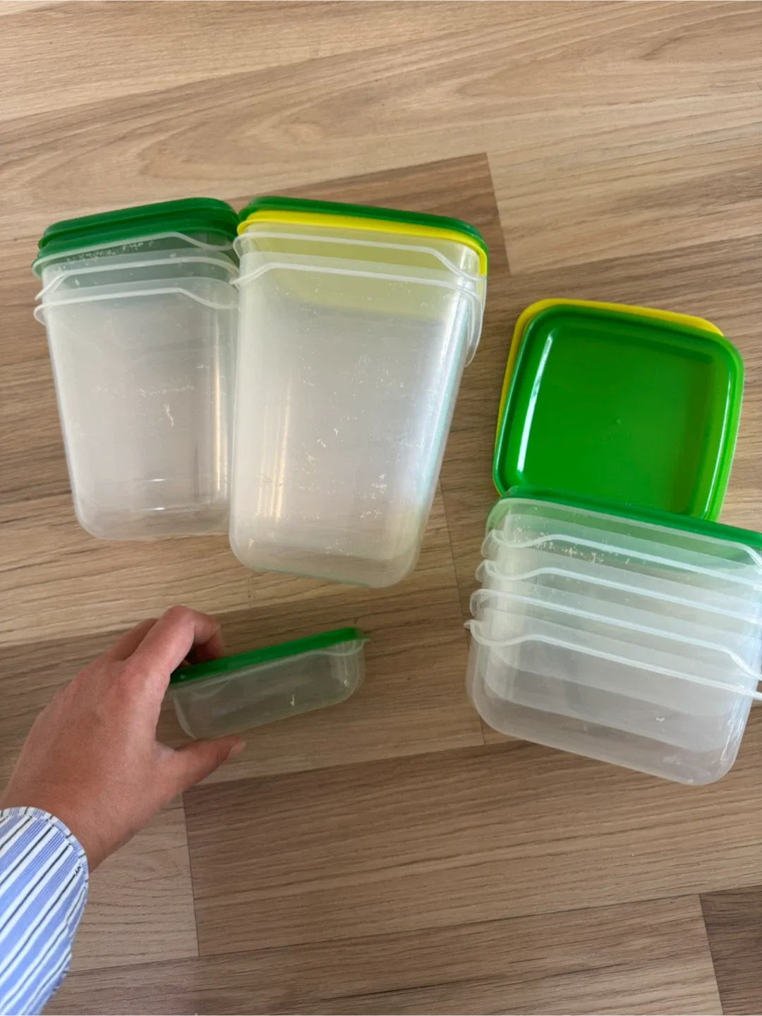 Plastic Food Storage Containers thumbnail