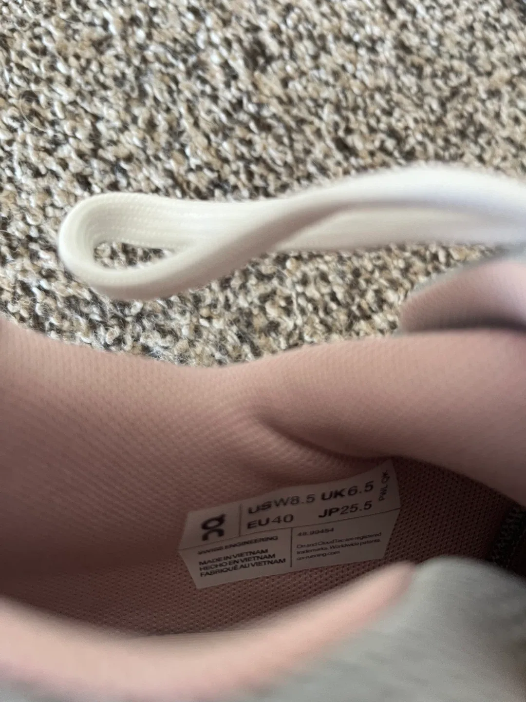 On Roger Advantage Women's Shoes - US 8.5 image indicator(5)