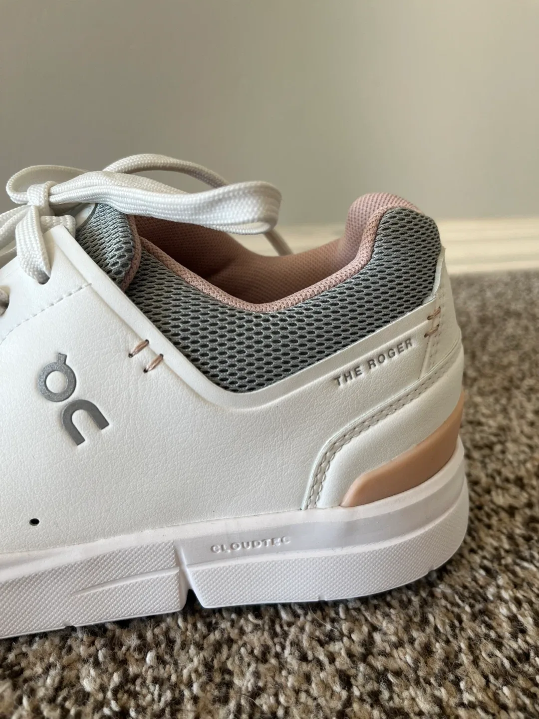 On Roger Advantage Women's Shoes - US 8.5 image indicator(6)