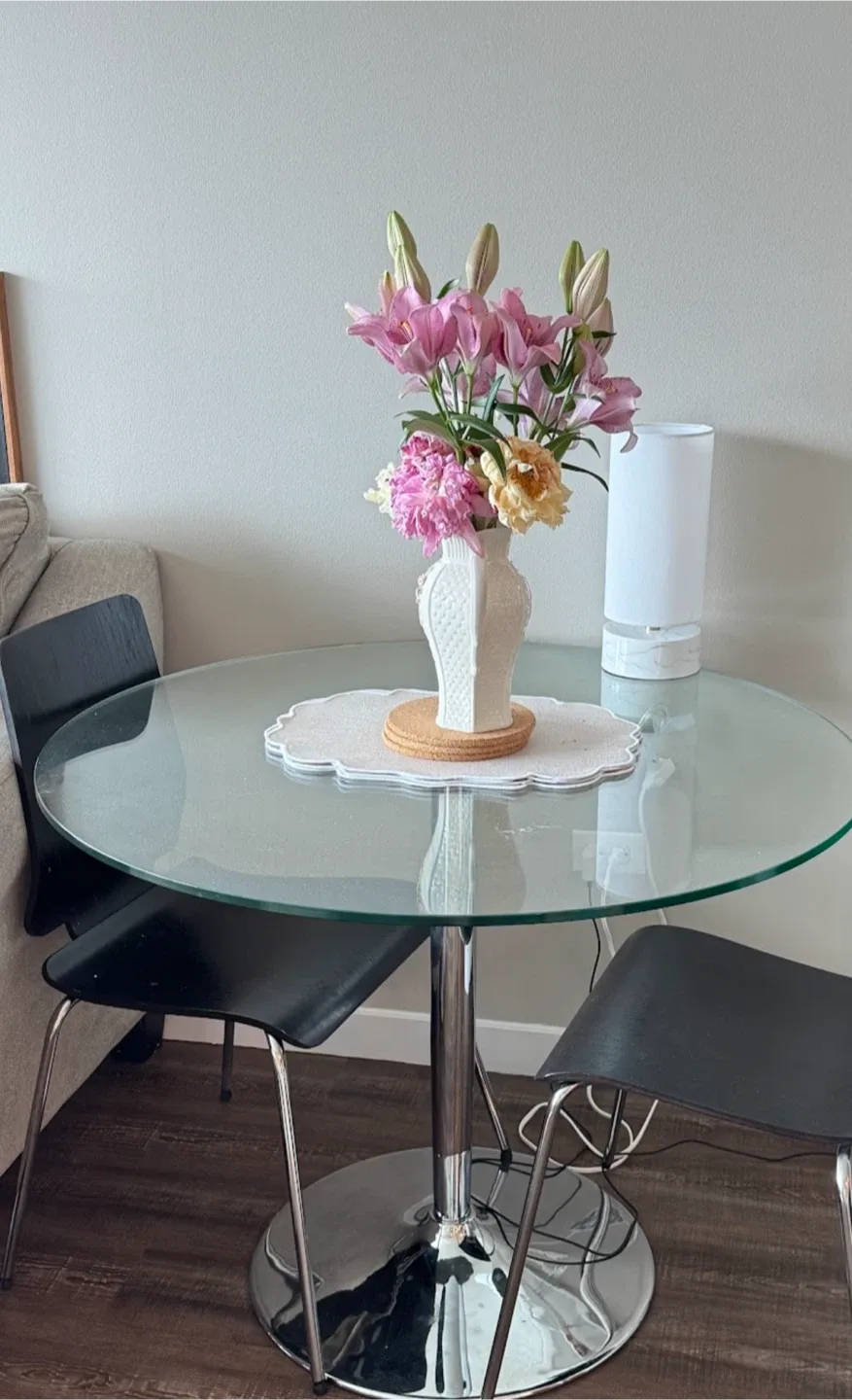 Modern Round Dining Table with 2 chairs