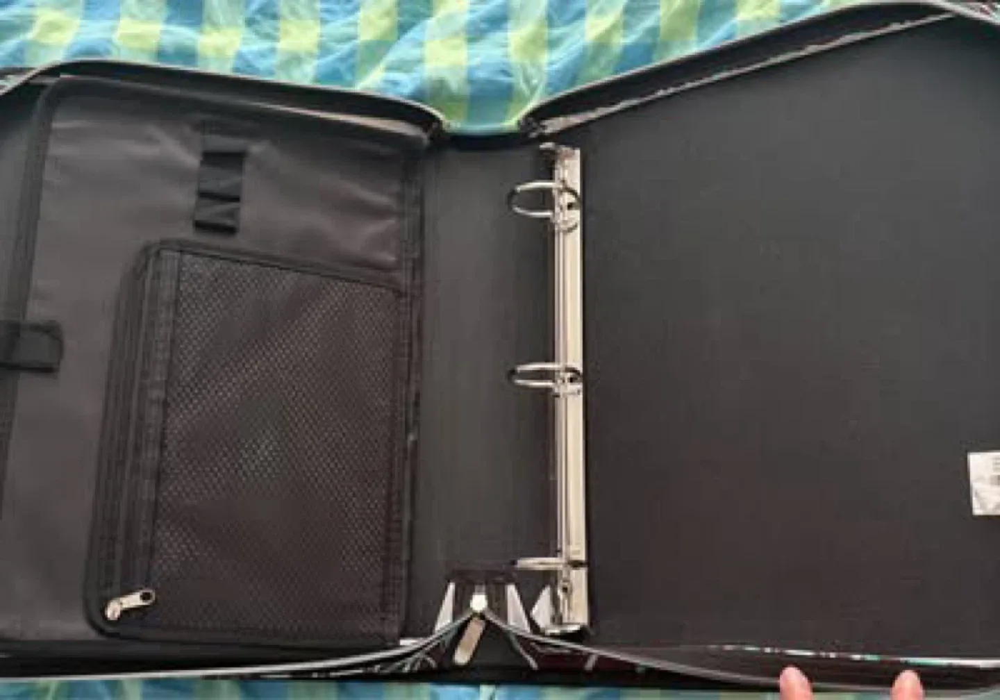 3 zip up binders (Barely used)(All together for $5) image indicator(4)