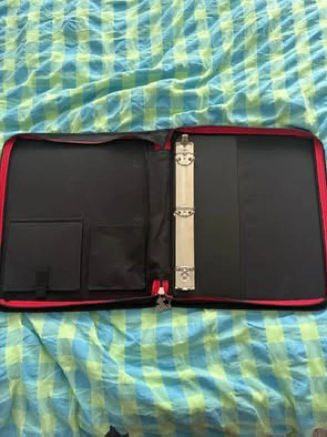 3 zip up binders (Barely used)(All together for $5) image indicator(9)