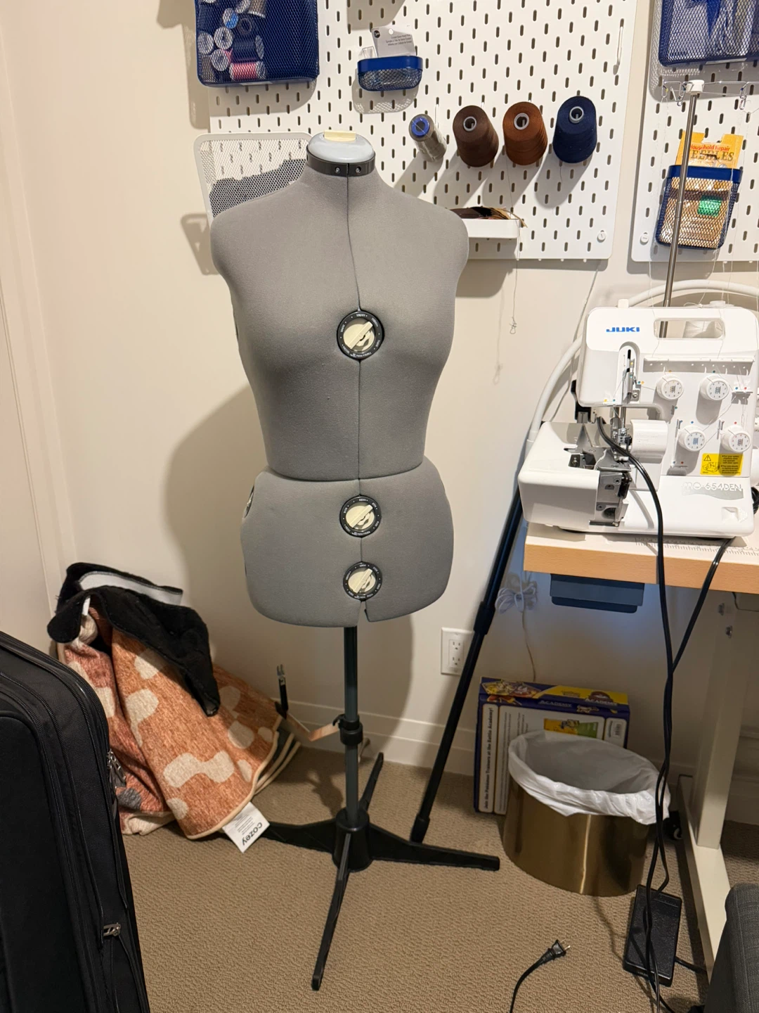 Singer Adjustable Dress Form Mannequin