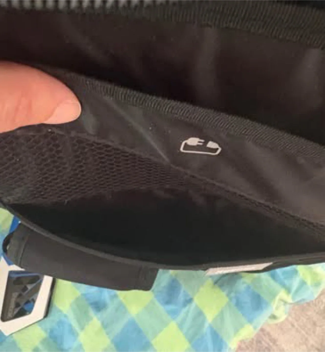 Reebok zip up binder (New) (Tags still attached) image indicator(6)