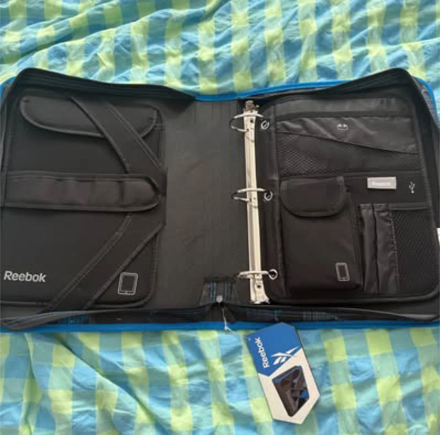 Reebok zip up binder (New) (Tags still attached) image indicator(3)